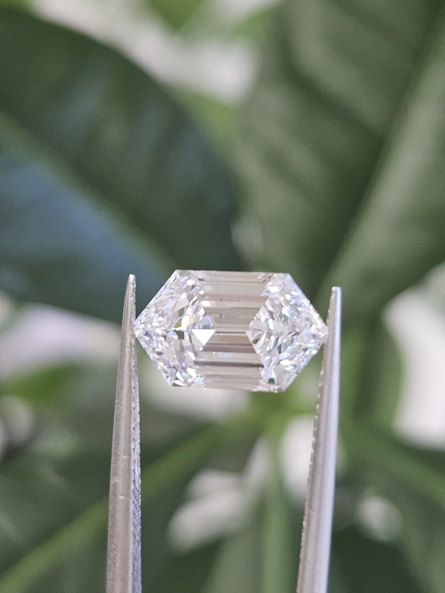 IGI 2.09CT HEXAGONAL E VS2