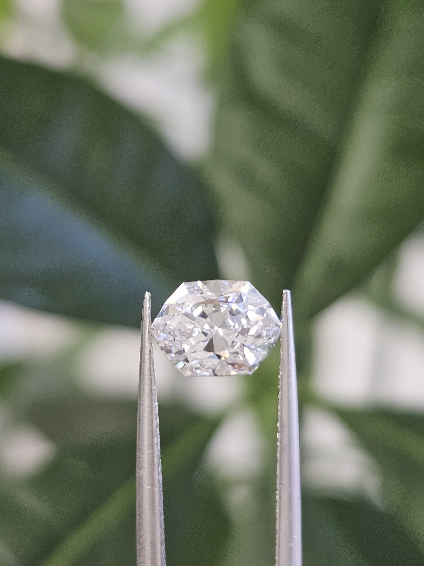 IGI 1.51CT HEXAGONAL D VVS2