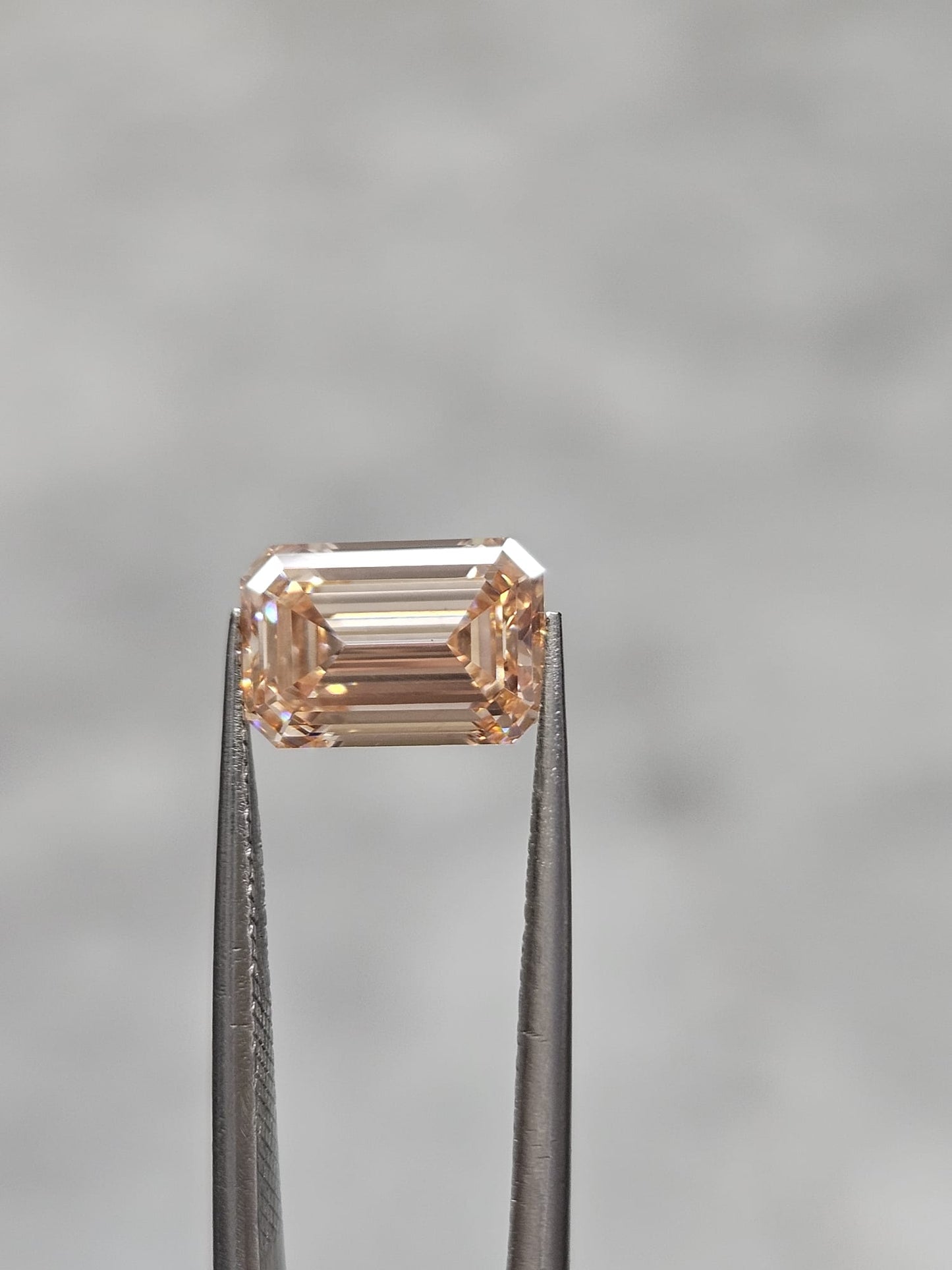 IGI 2.04CT EMERALD FANCY INTENSE PINK VS1