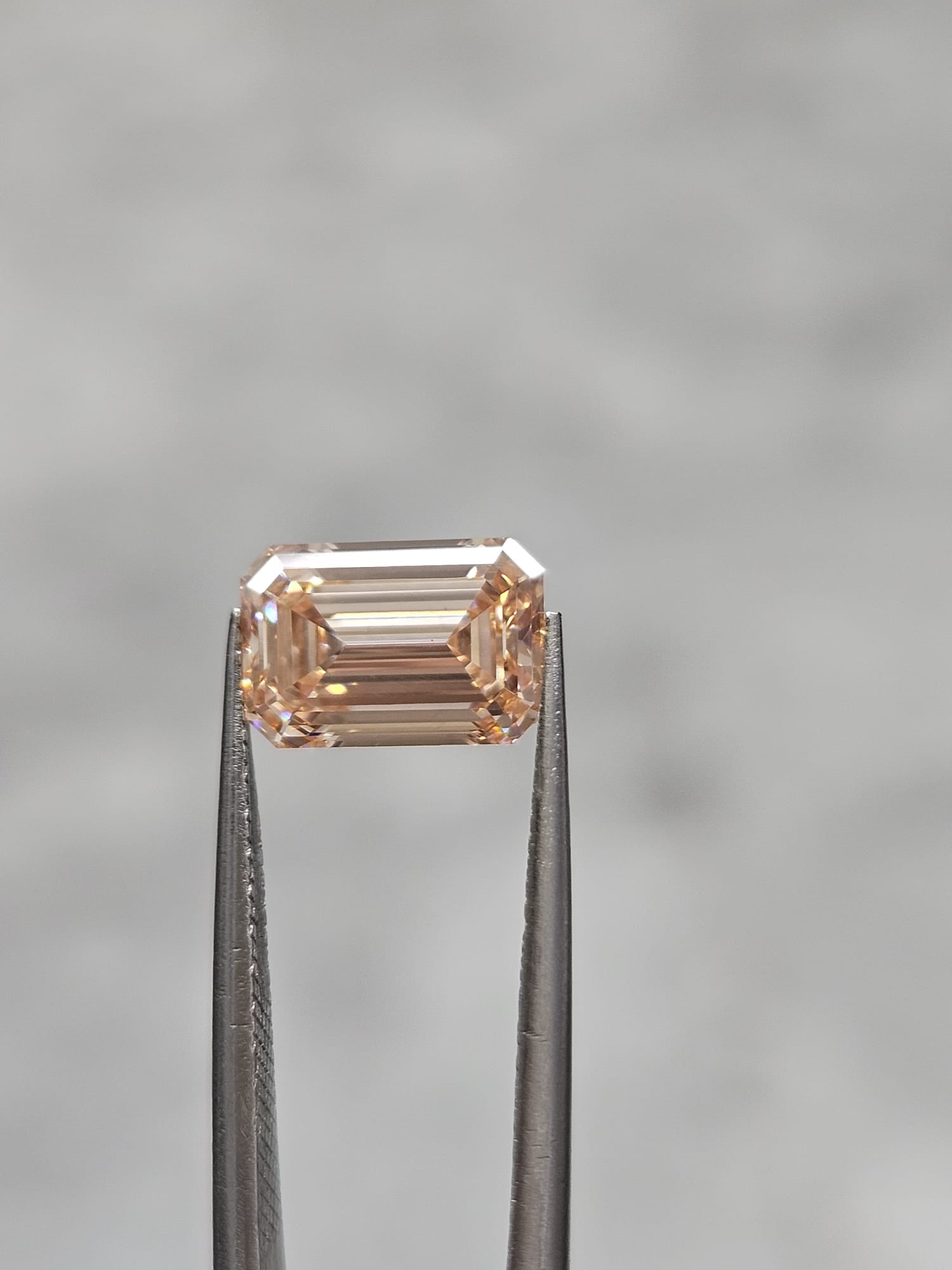 IGI 2.04CT EMERALD FANCY INTENSE PINK VS1