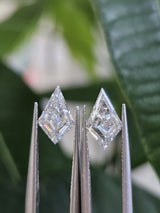 IGI 1CT + 1CT KITE SHAPE PAIR FG VS1