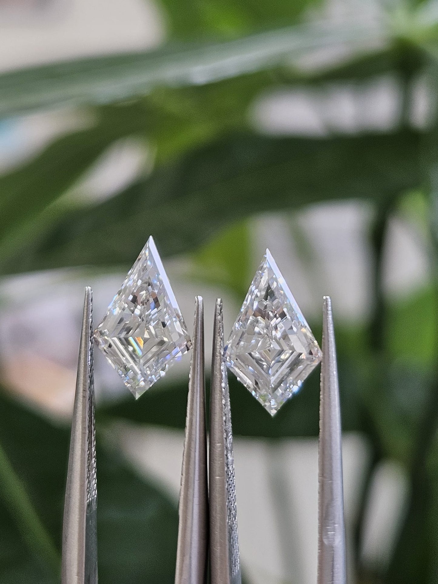 IGI 1.5CT + 1.5CT KITE SHAPE PAIR FG VS1