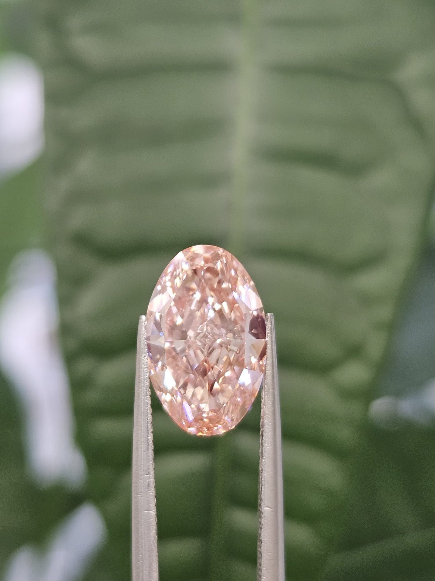 IGI 3.01CT OVAL FANCY VIVID PINK VS1