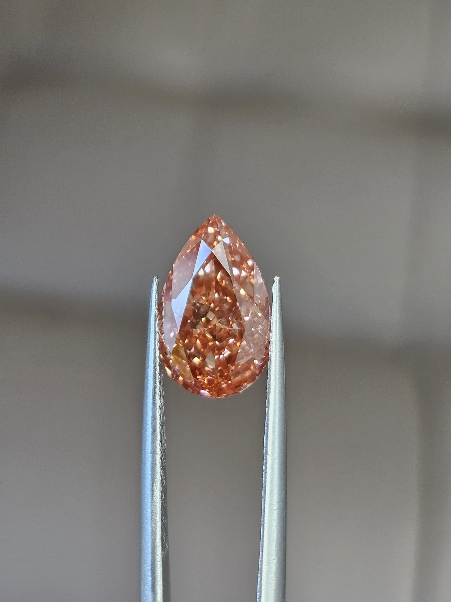 IGI 3.57CT PEAR FANCY VIVID PINK VS1