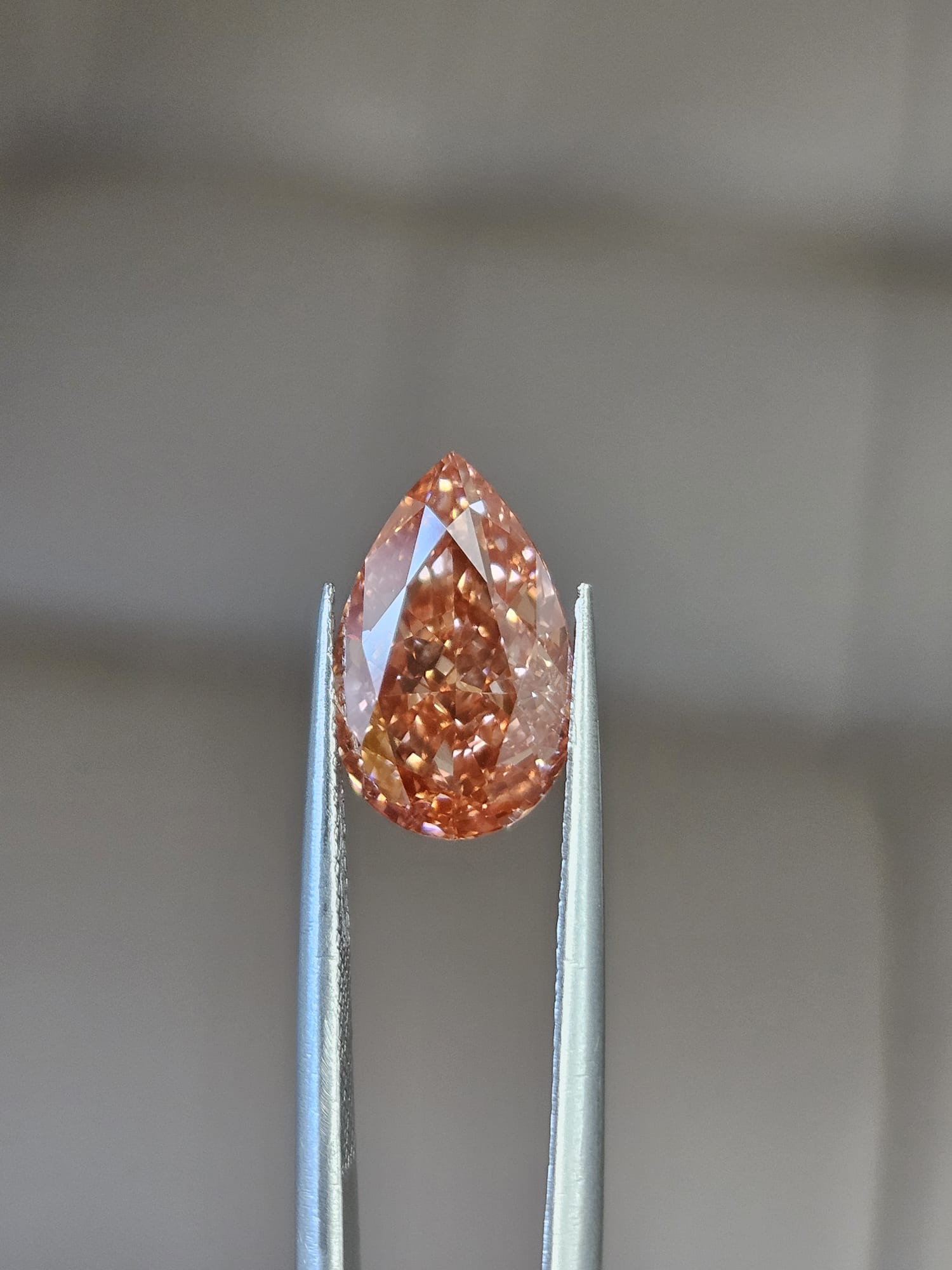 IGI 3.57CT PEAR FANCY VIVID PINK VS1