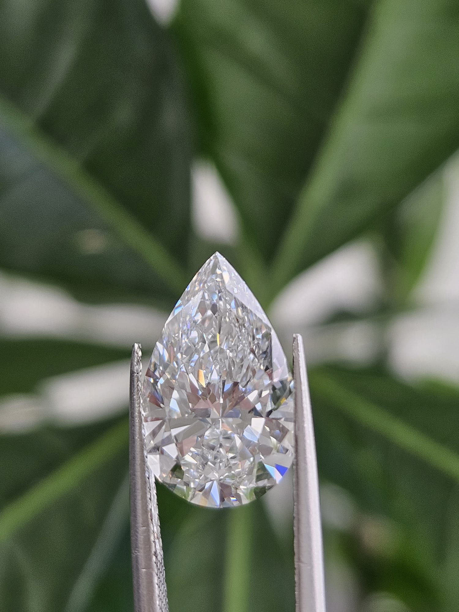 IGI 3.54CT PEAR F VS1