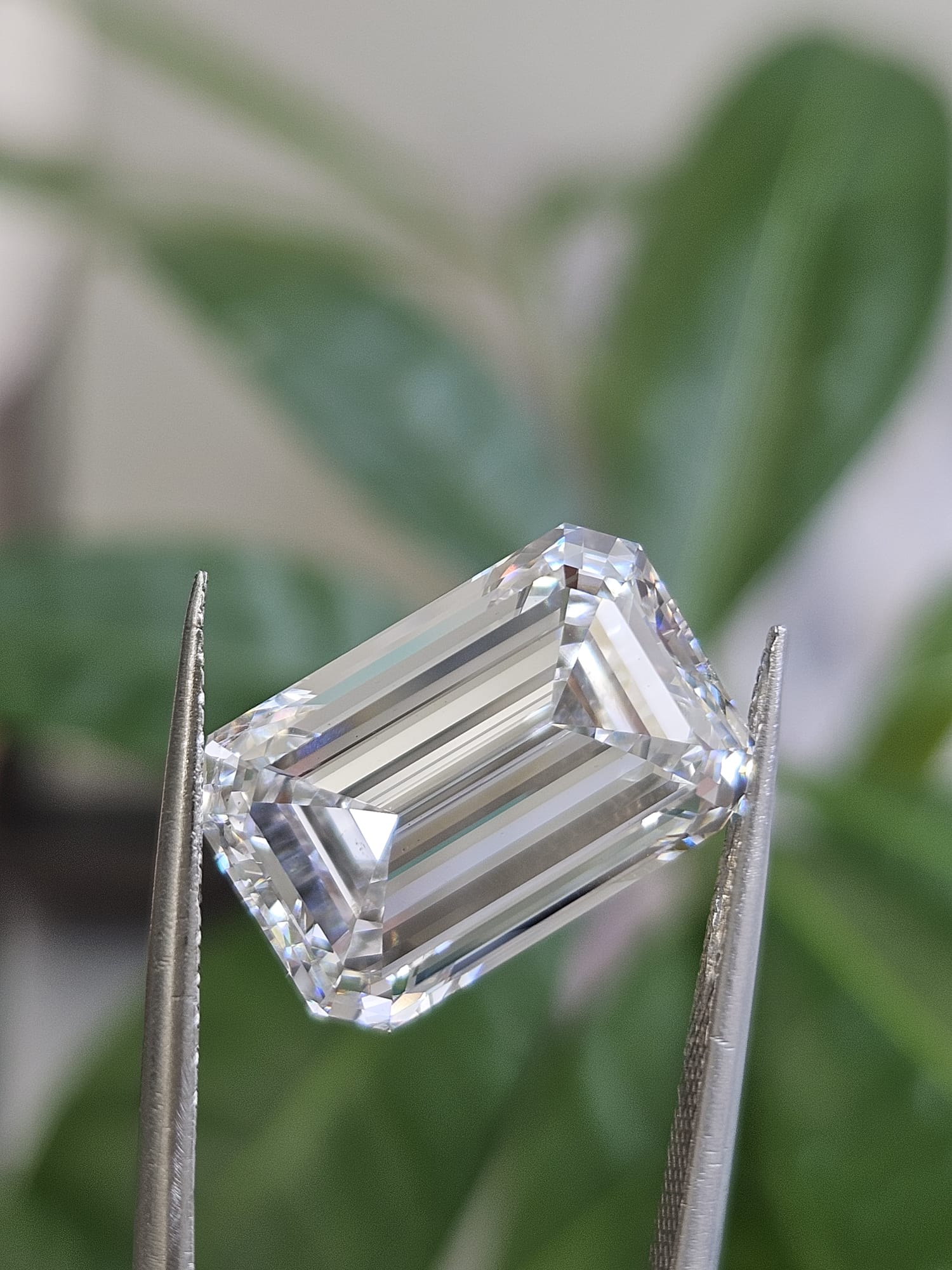 IGI 10.01CT EMERALD D VS1