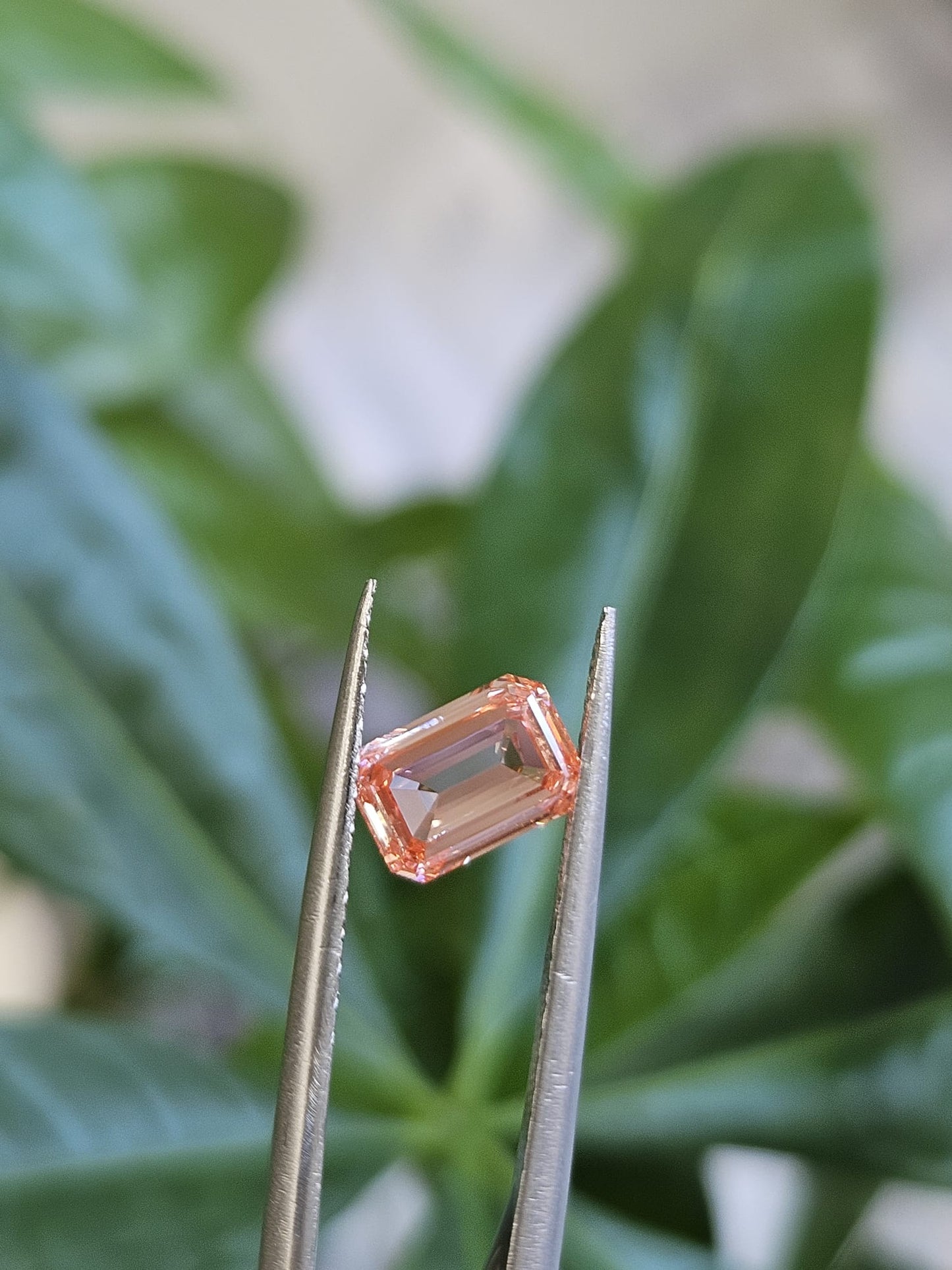 IGI 1.05CT EMERALD FANCY VIVID PINK VS1