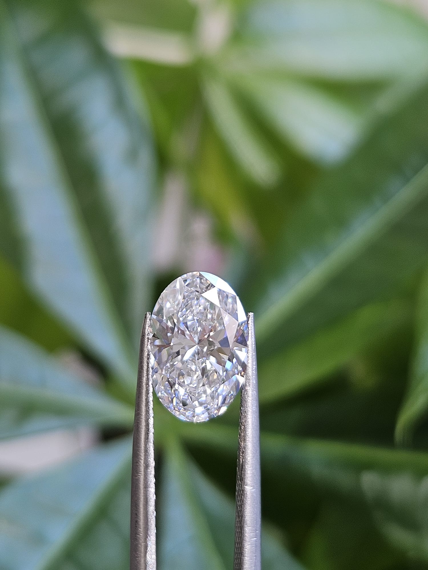 IGI 2.09CT OVAL D VVS2