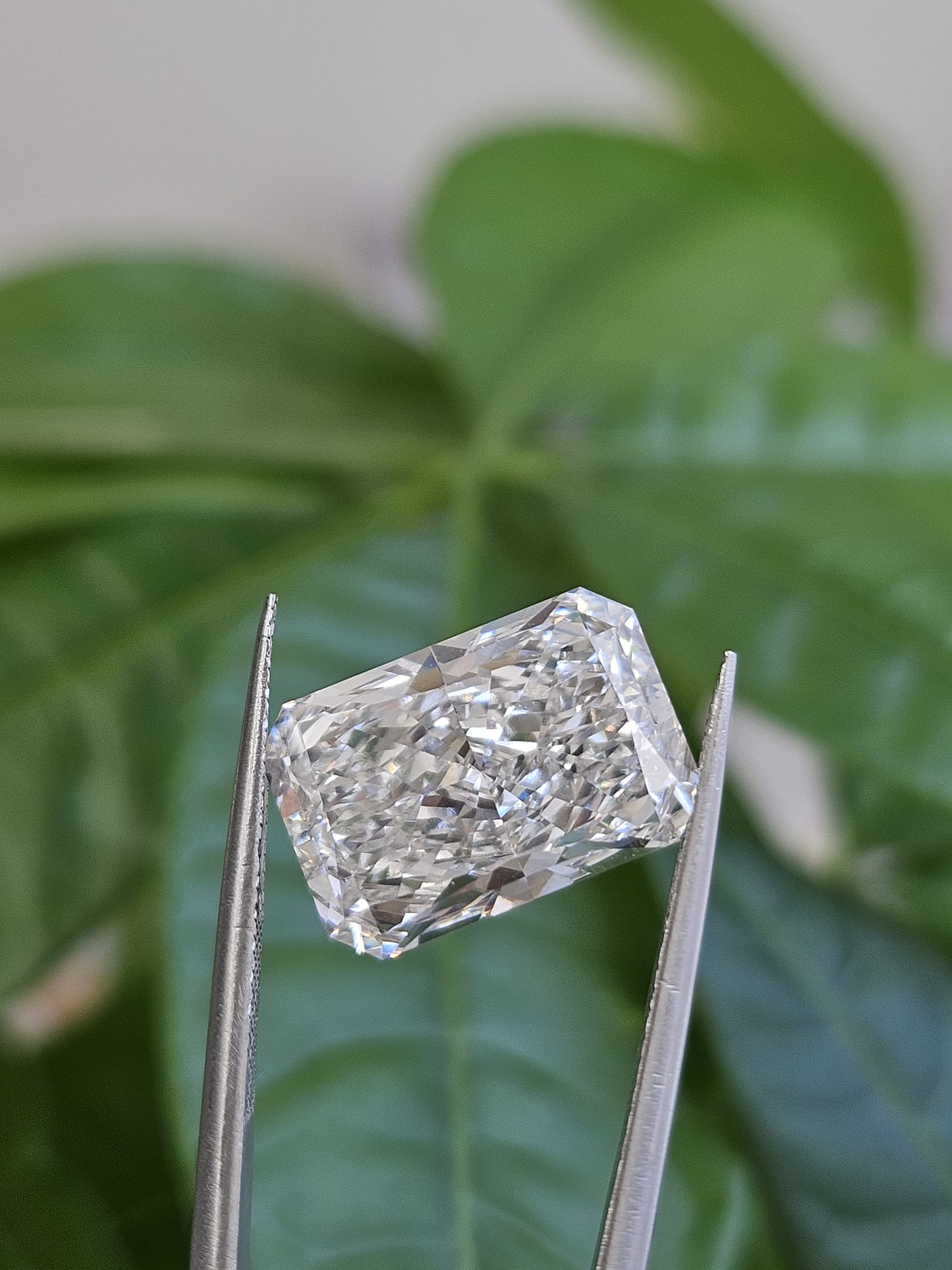 IGI 8.08CT RADIANT G VVS2