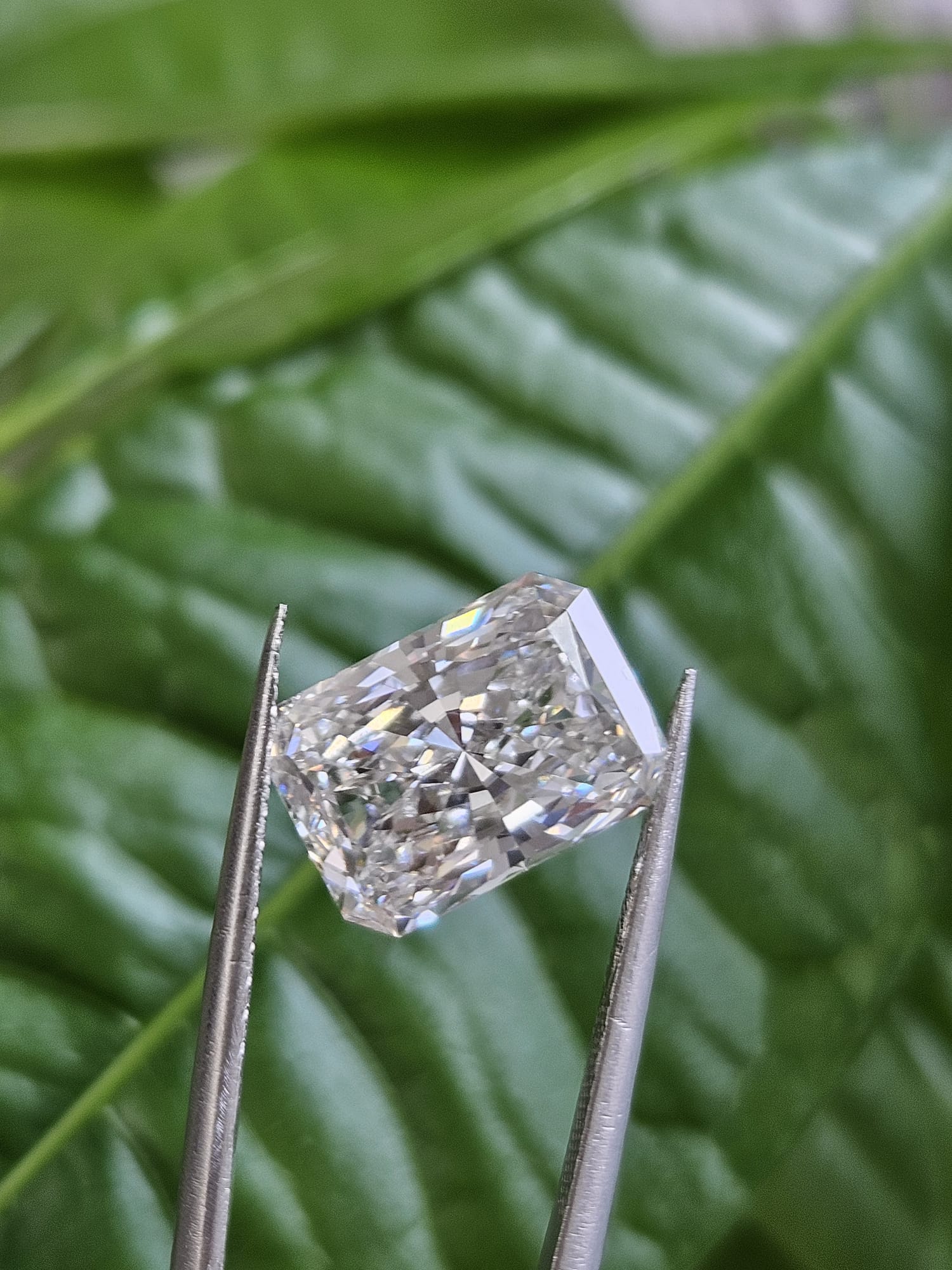 IGI 5.09CT RADIANT G VVS2