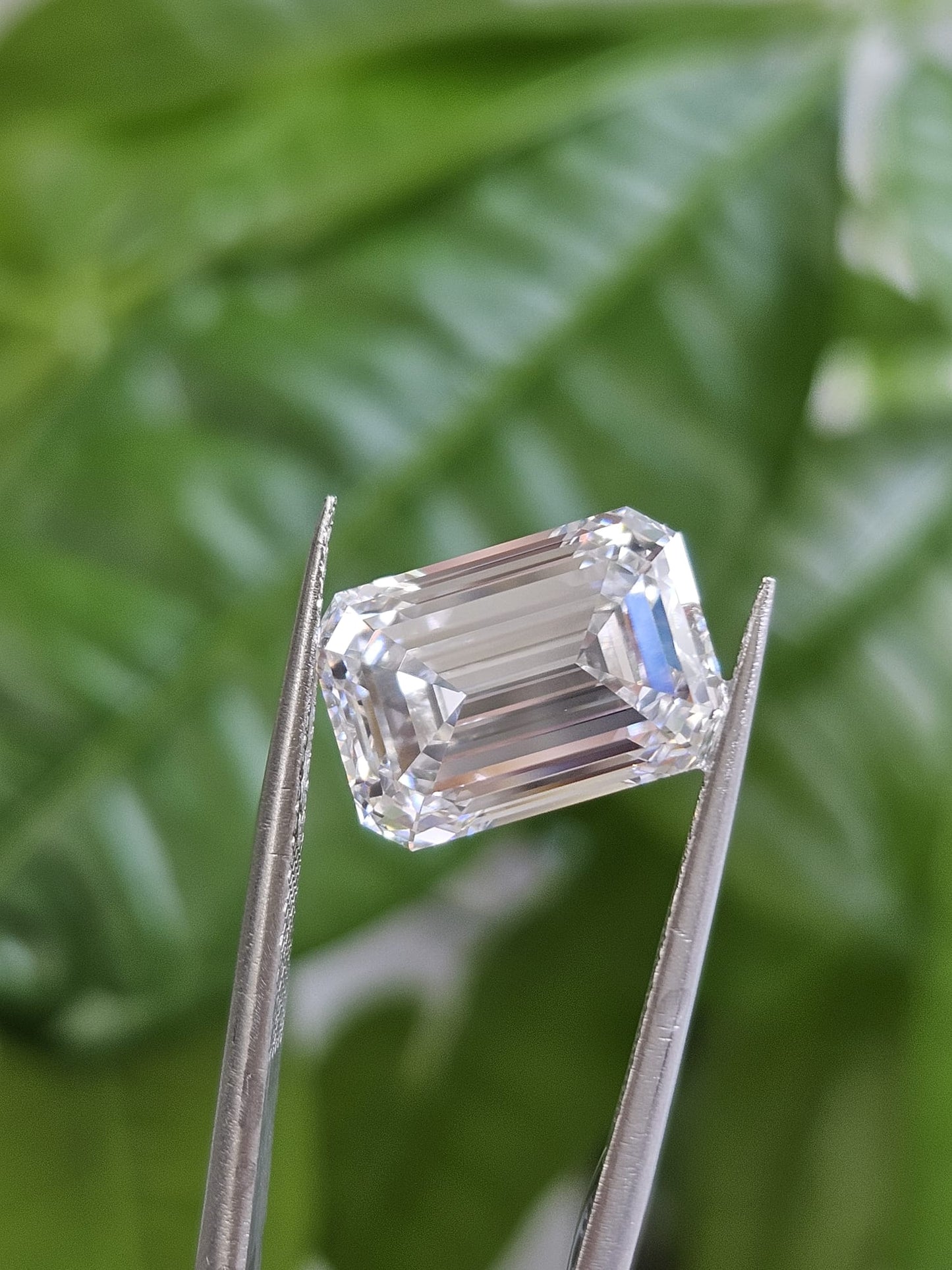 IGI 7.04CT EMERALD D VVS2