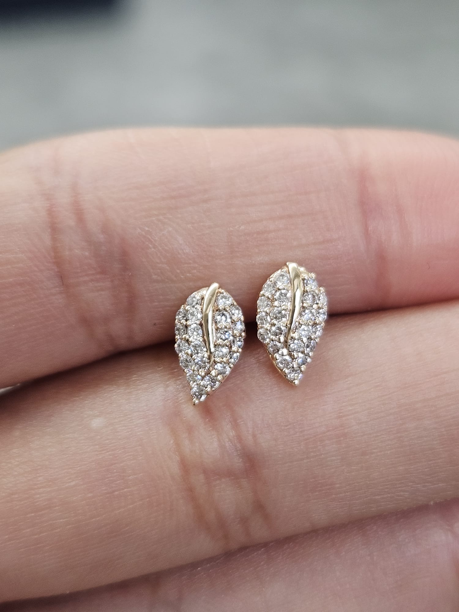 0.08ct Yellow Gold Lab Diamond Earring