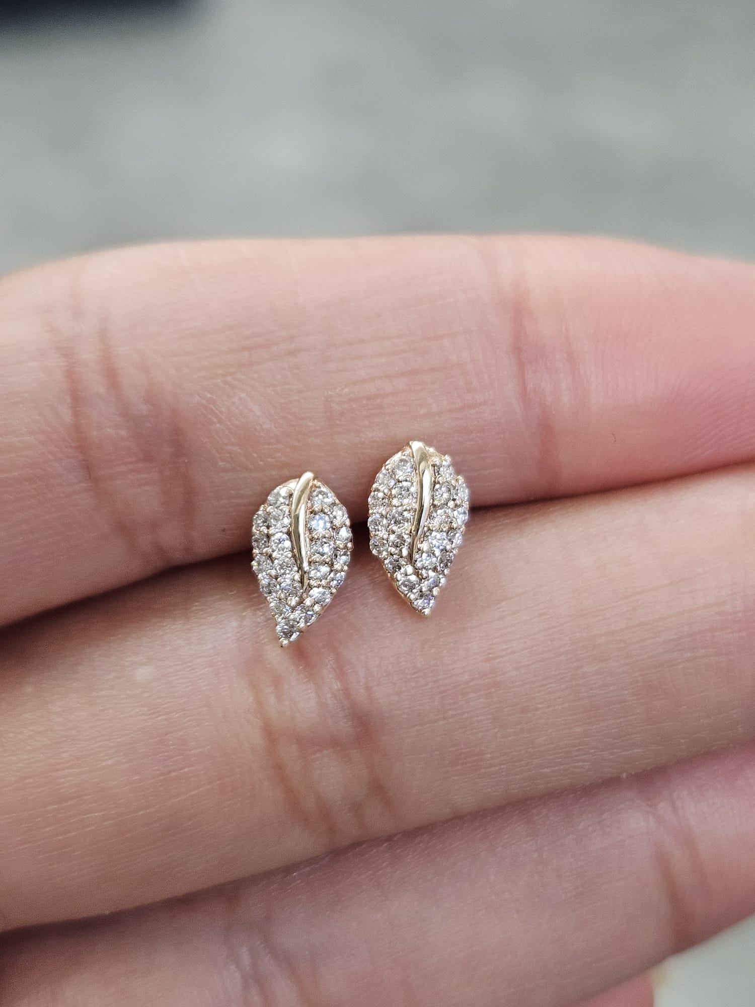0.08ct Yellow Gold Lab Diamond Earring
