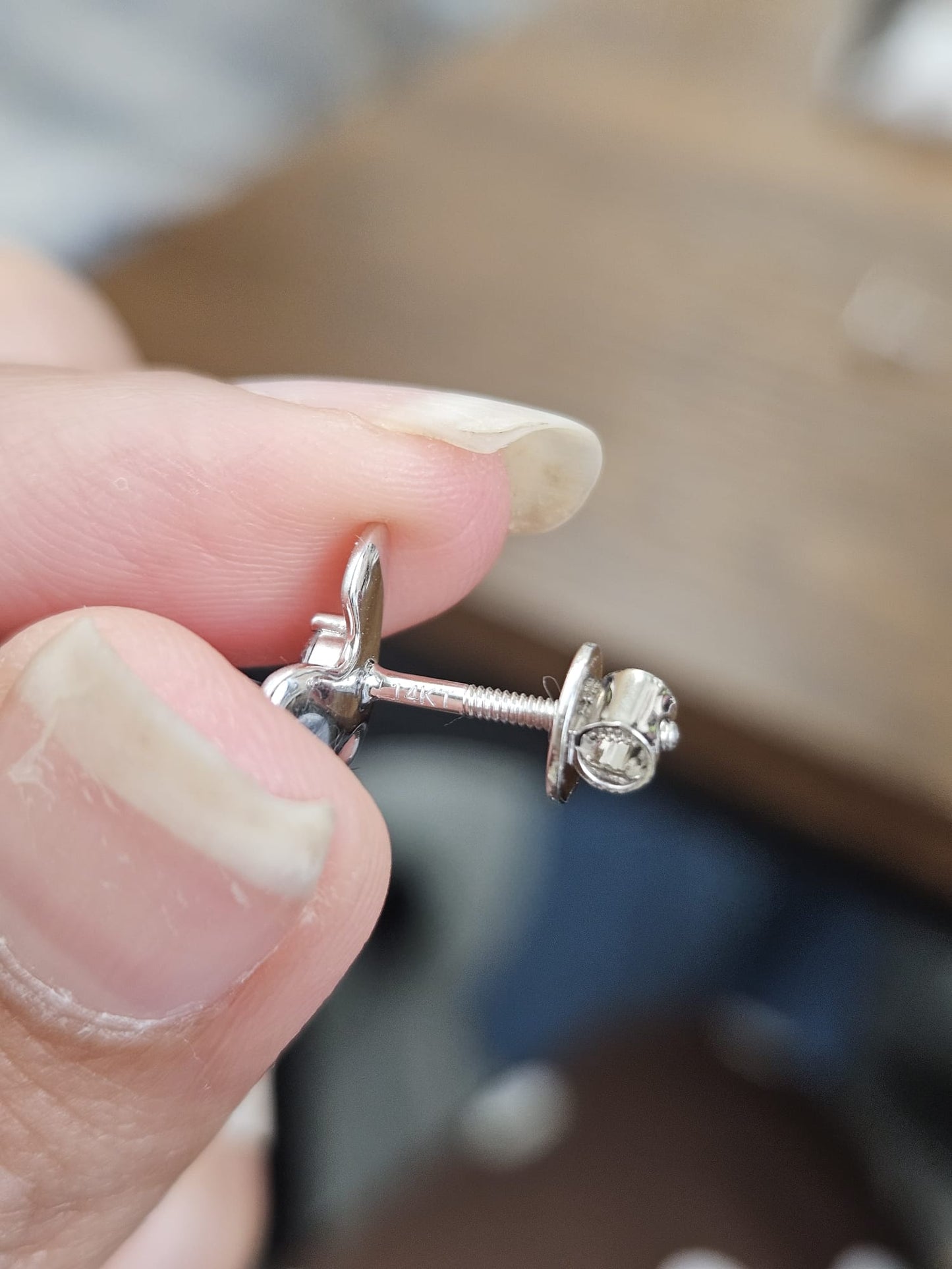 0.16ct White Gold Flower Earring