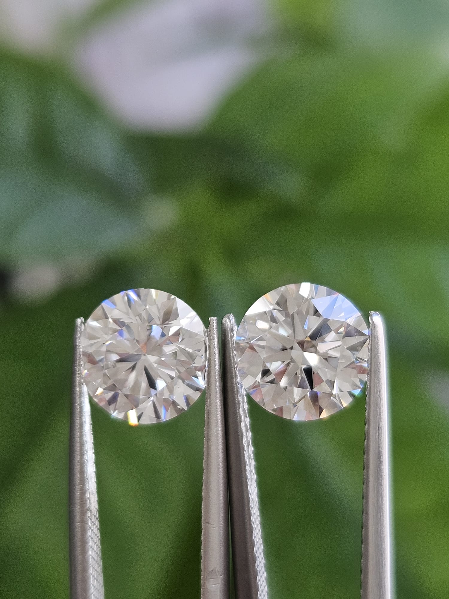IGI 1.90CT + 1.90CT ROUND PAIR E VS1