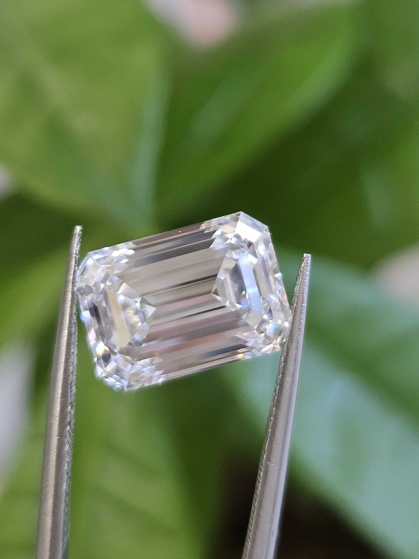 IGI 5.09CT EMERALD E VVS2