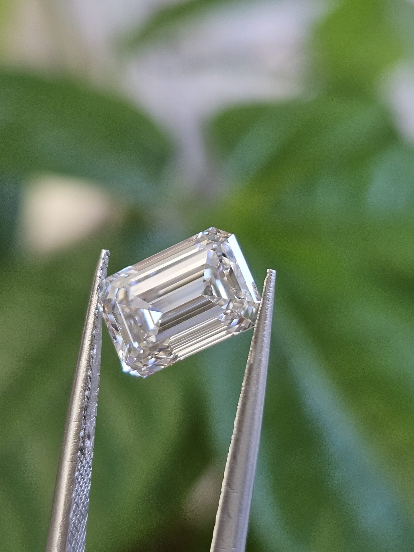 IGI 2.09CT EMERALD G VVS2