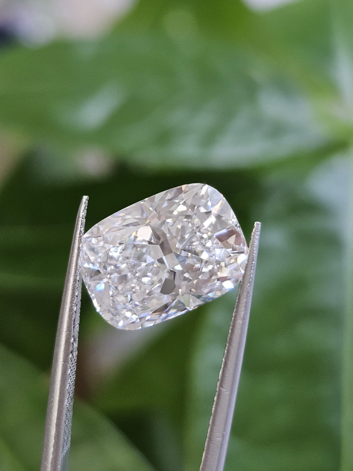 IGI 4.53CT CUSHION D VVS2