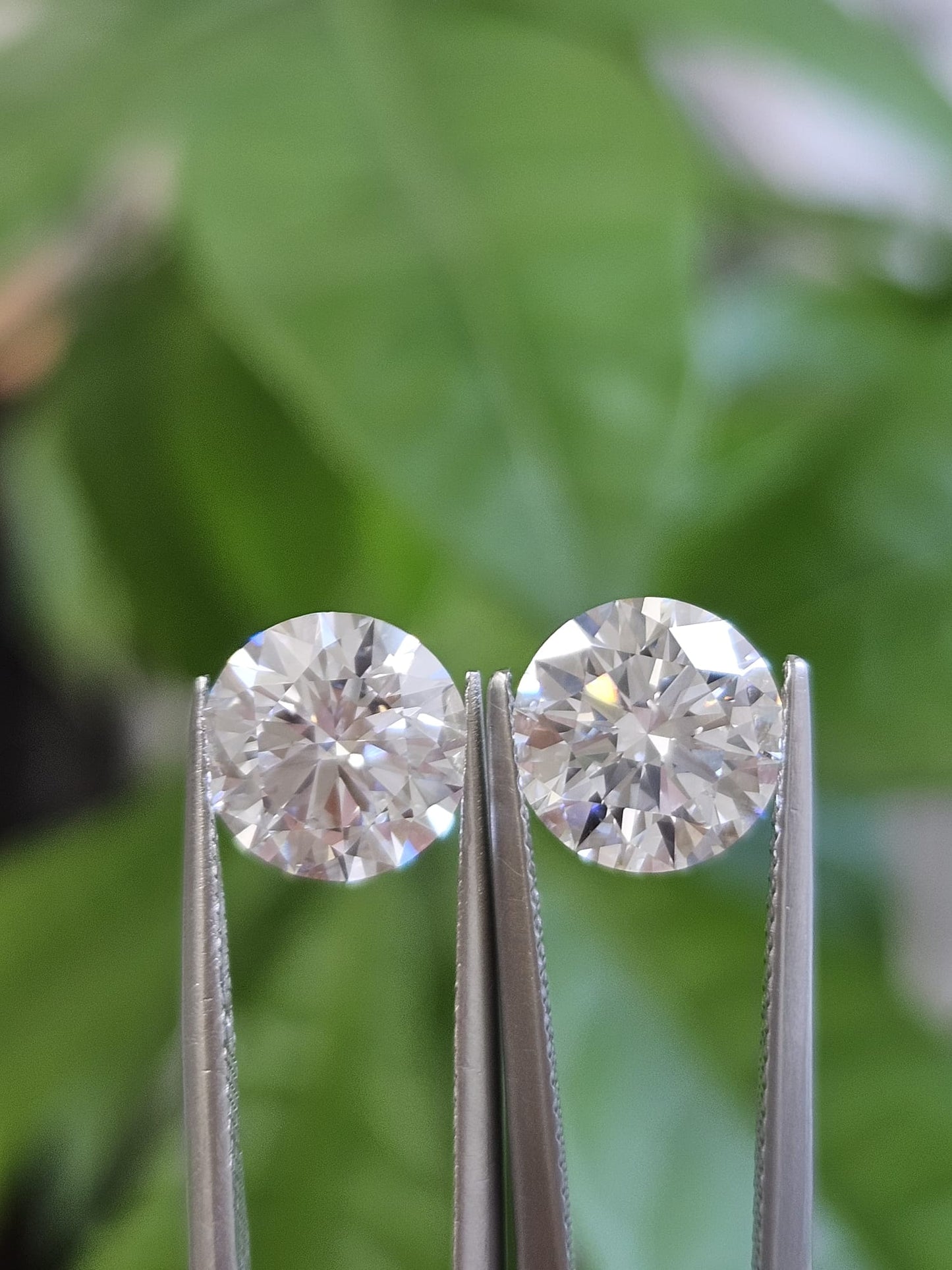 IGI 2.05CT + 2.10CT ROUND PAIR E VVS2