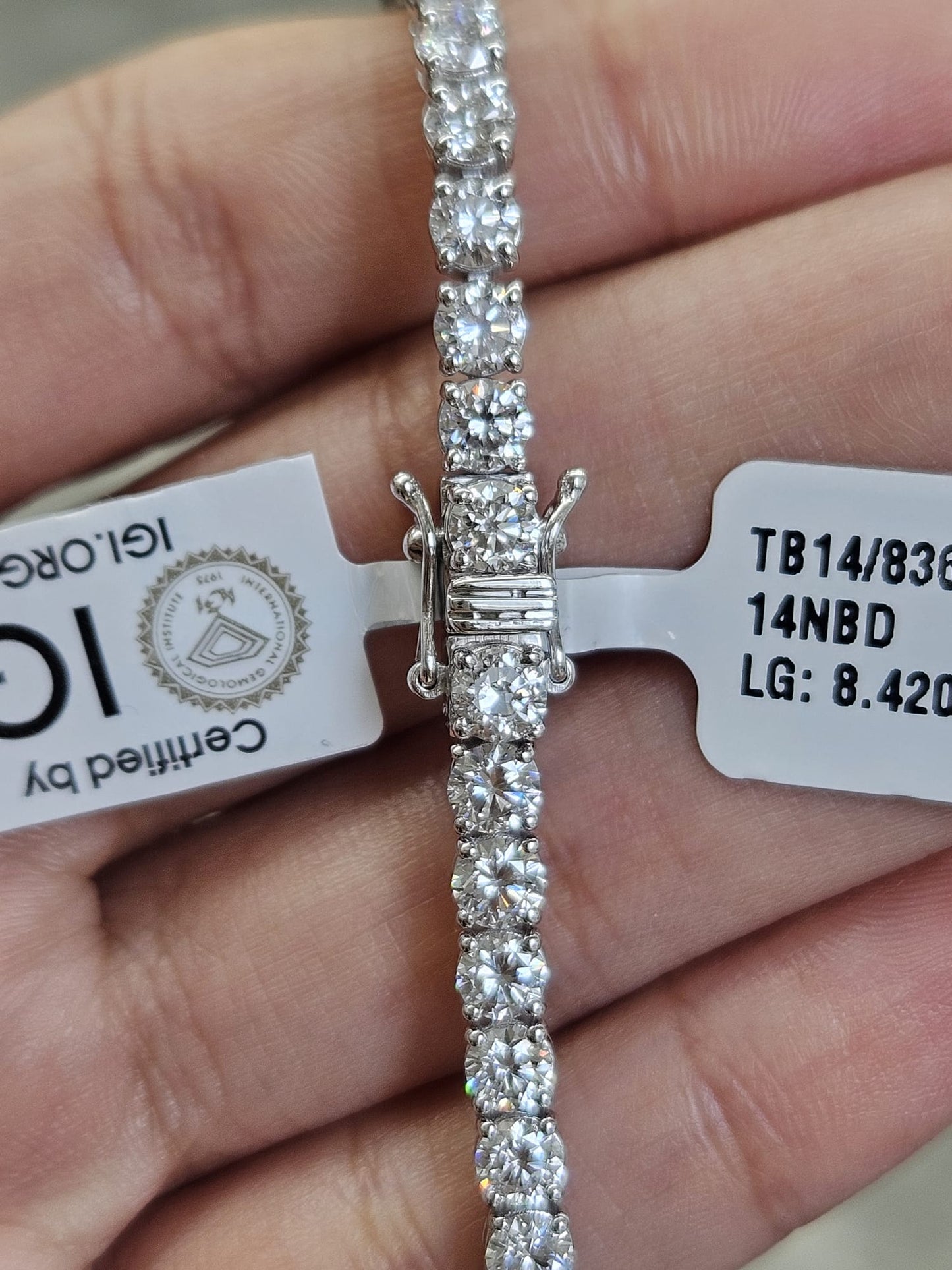 IGI 8.42ct White Gold Lab Diamond 7" Tennis Bracelet