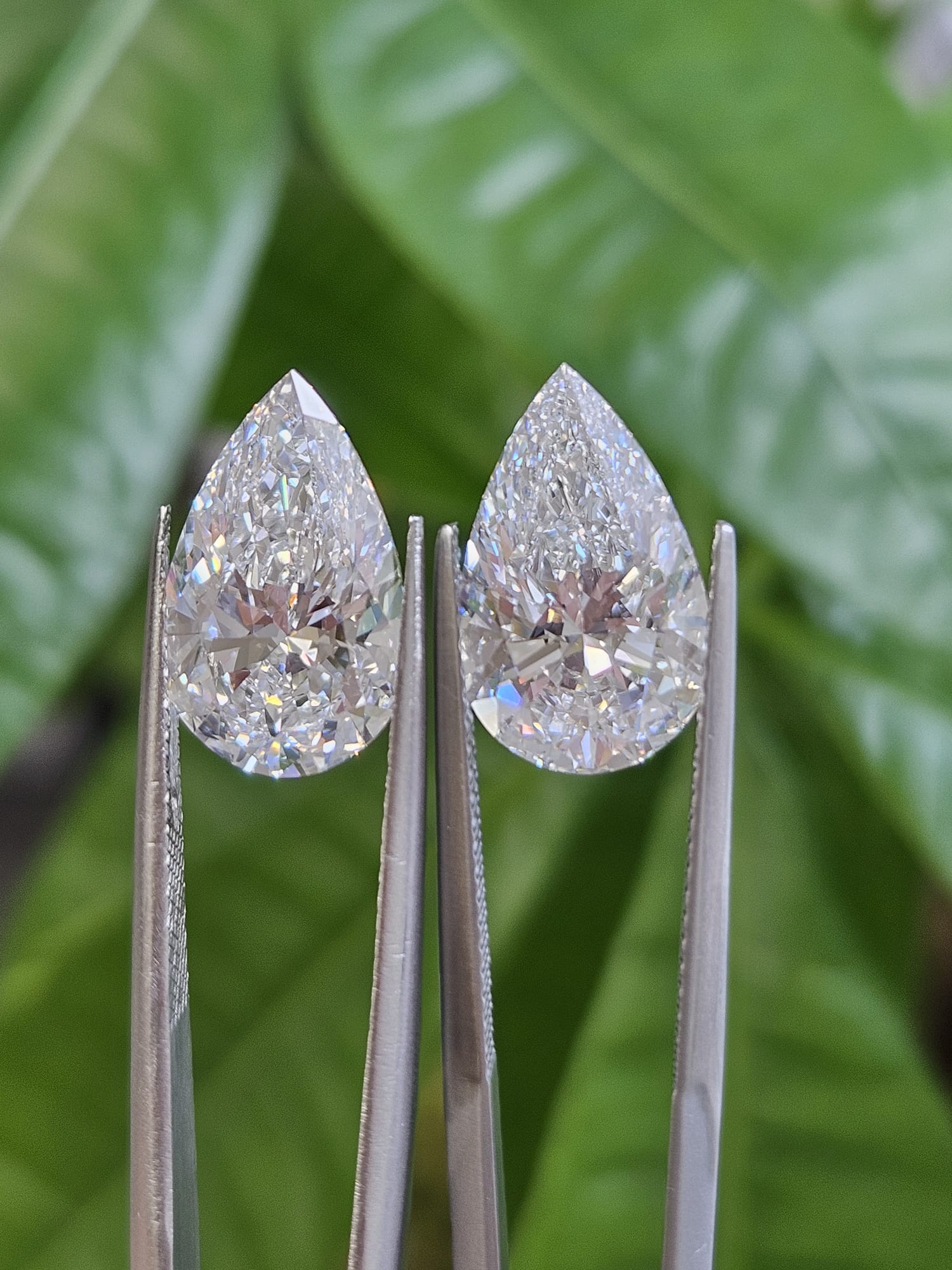 IGI 4.09CT + 4.09CT PEAR PAIR E VVS2