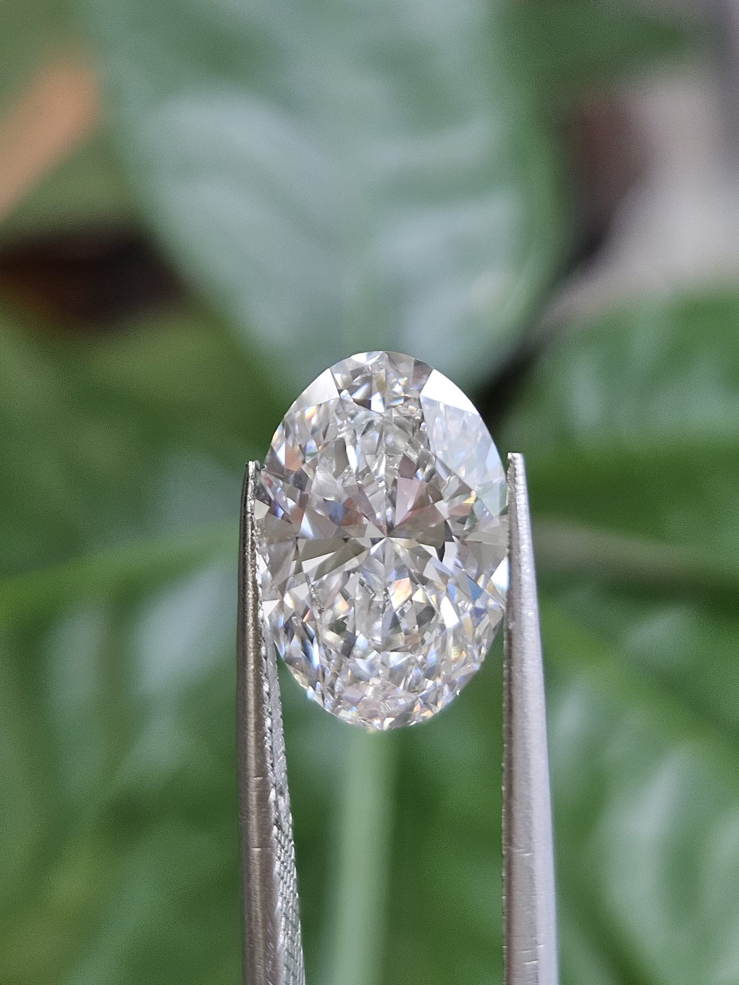 IGI 2.98CT OVAL E VVS2