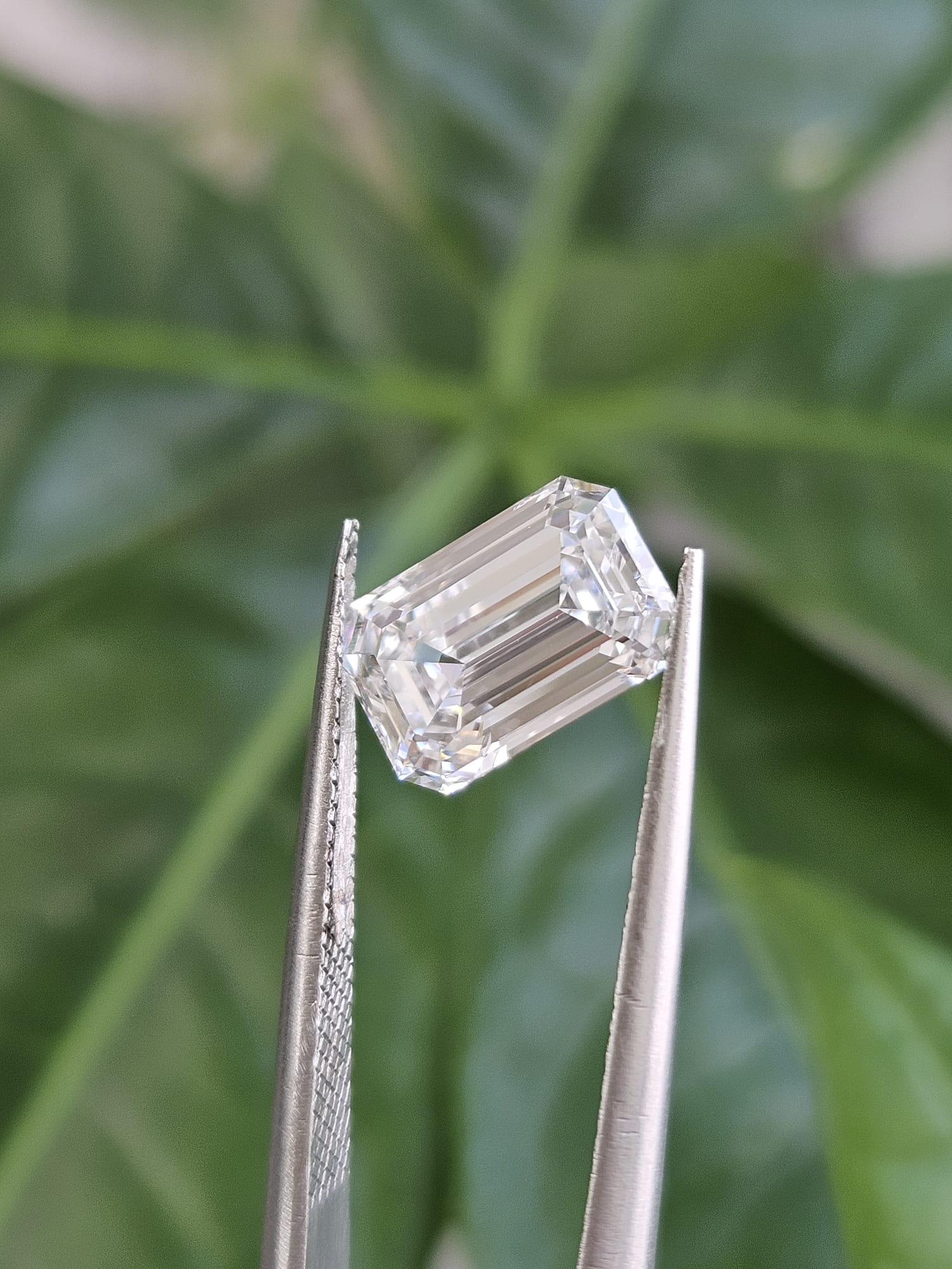 IGI 2.10CT EMERALD D VVS2