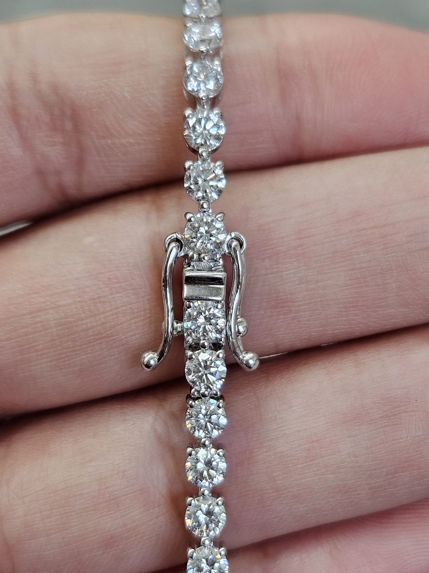 4.58Cttw White Gold 3 Prong Round Lab Diamond 6" Tennis Bracelet
