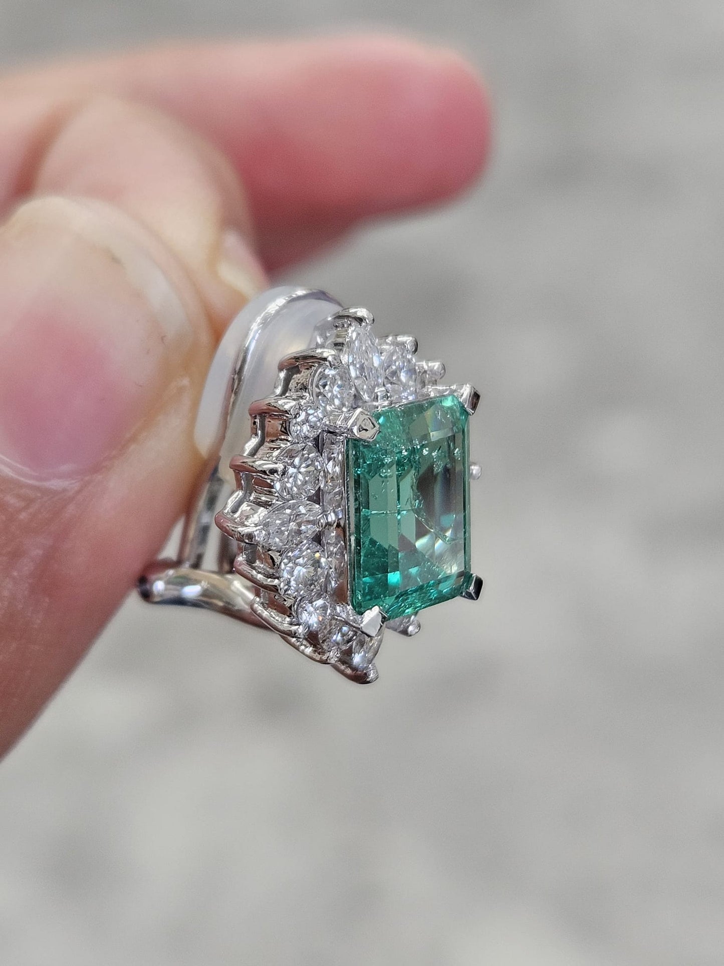 Green Emerald White Gold Earring