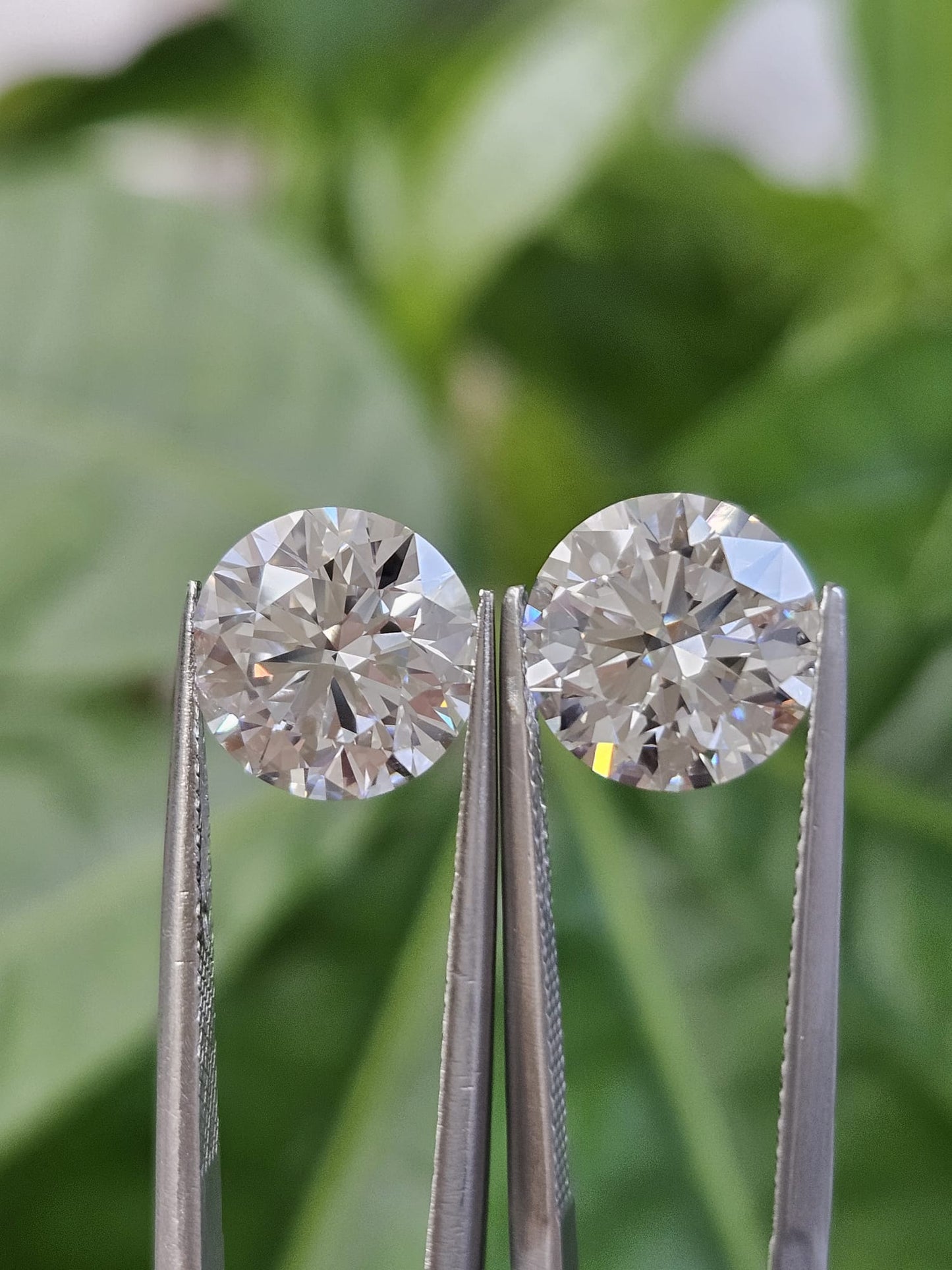 IGI 3.01CT + 3.01CT ROUND PAIR D VS1