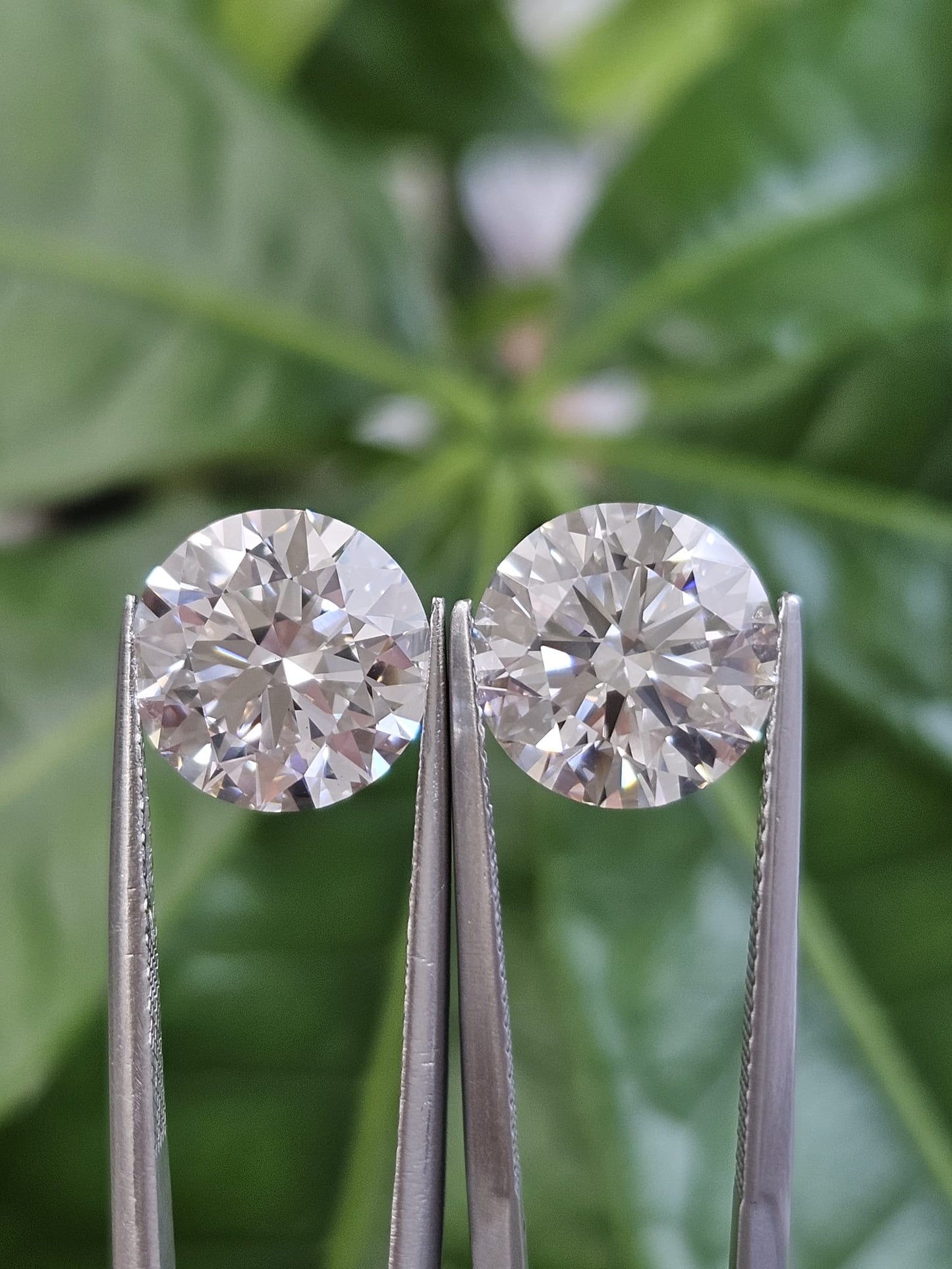 IGI 4.01CT + 4.01CT ROUND PAIR D VS1