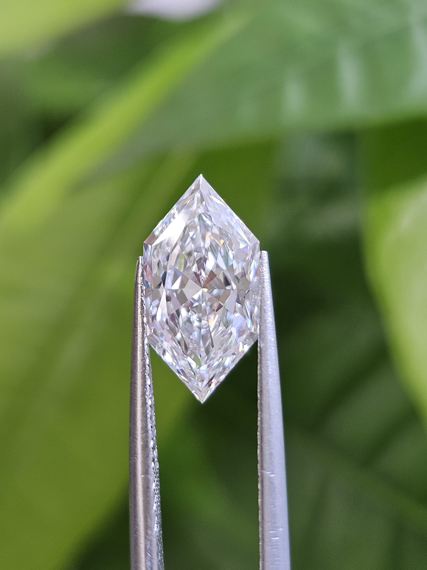 IGI 2.05CT HEXAGONAL D VS1