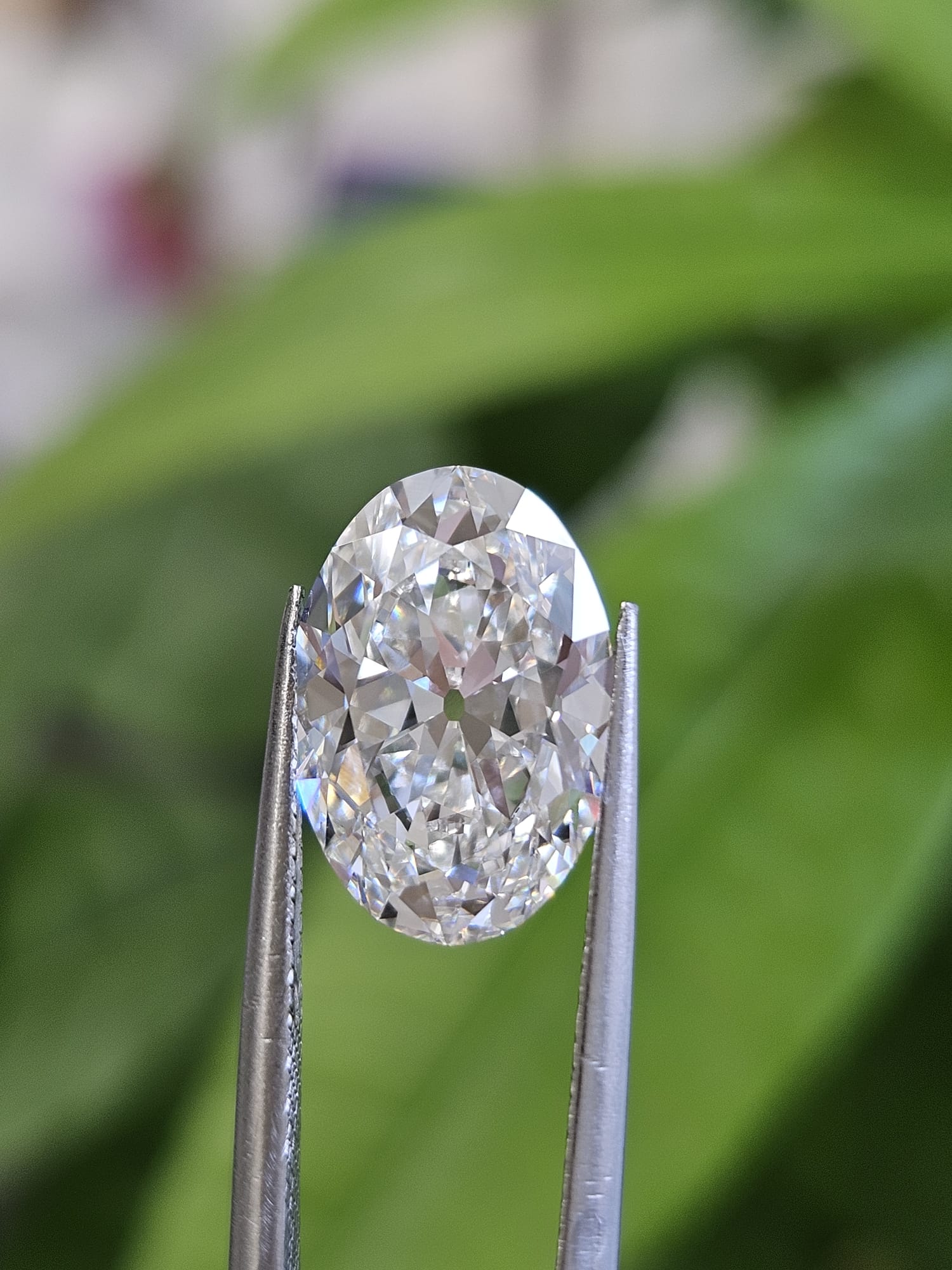 IGI 4.07CT ANTIQUE OVAL F VVS2