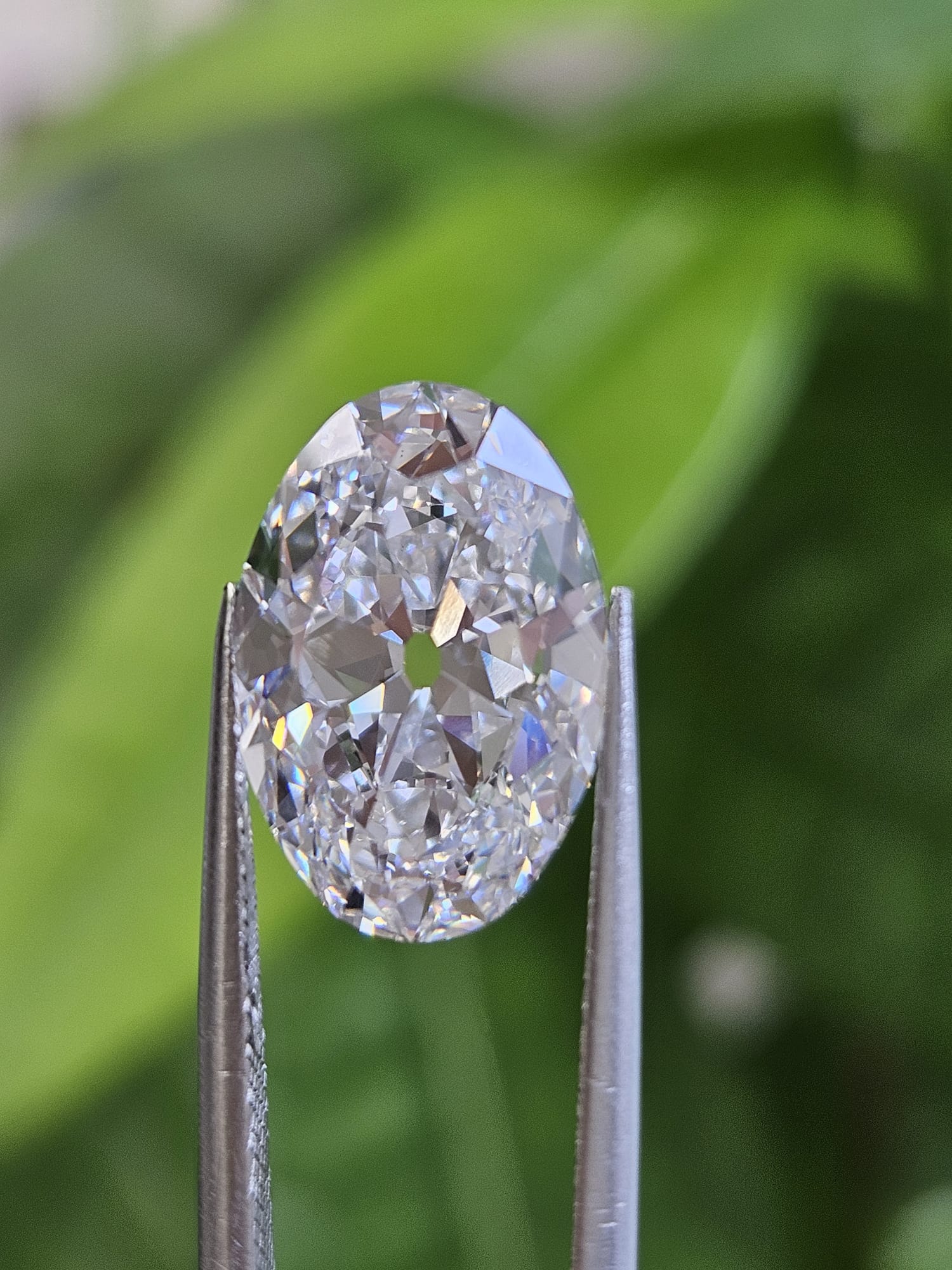 IGI 5.22CT ANTIQUE OVAL D VS1
