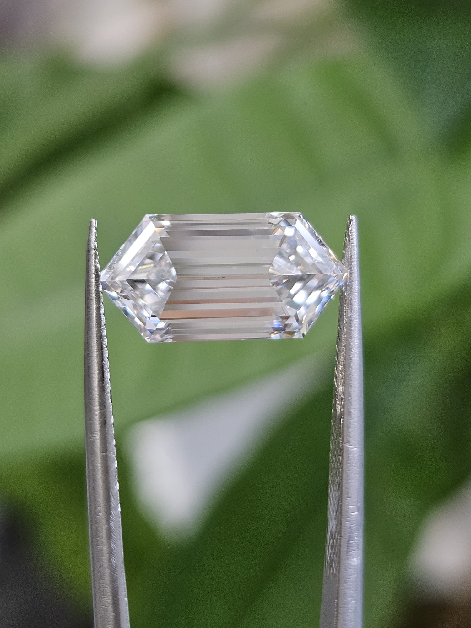 IGI 3.29CT HEXAGONAL STEP CUT D VVS2