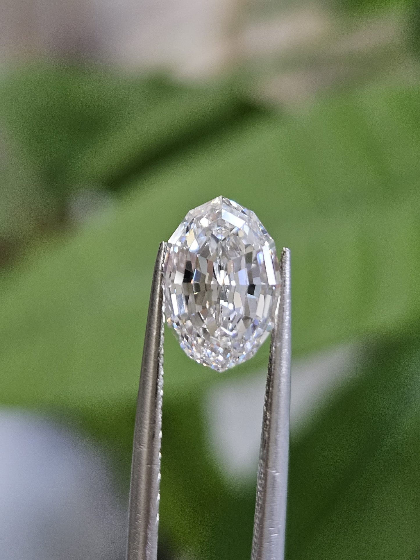 IGI 2.05CT OVAL STEP CUT E VS1