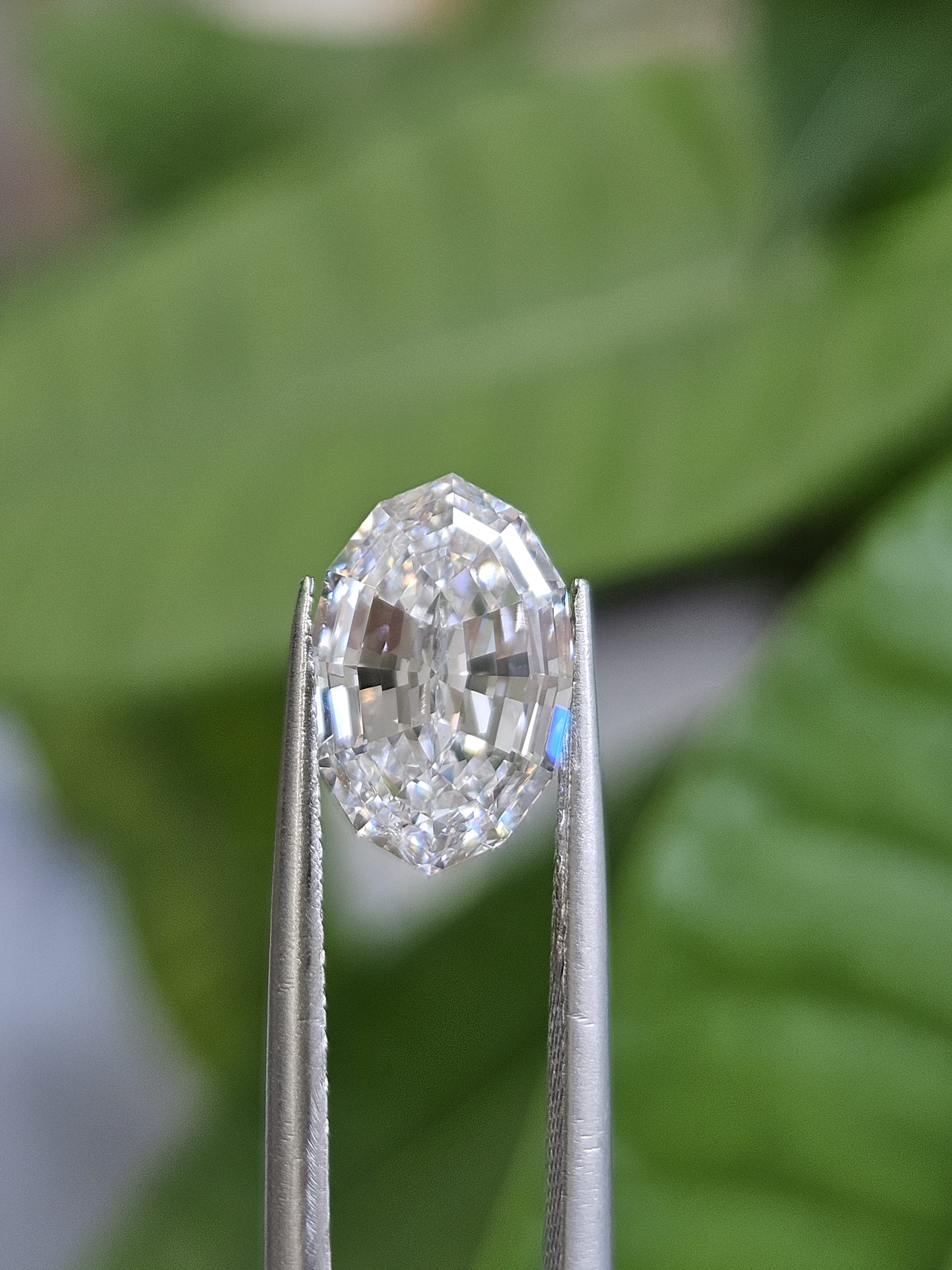 IGI 3.19CT OVAL STEP CUT D VS1
