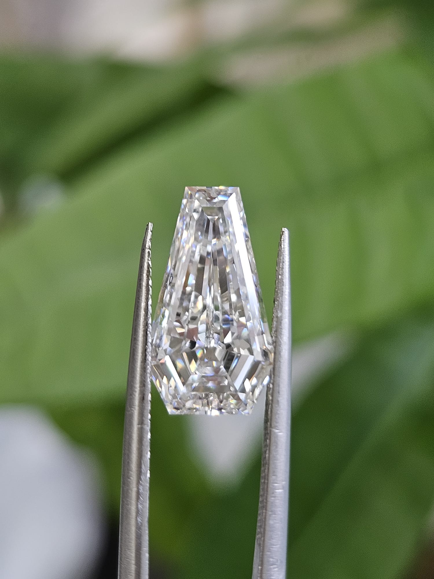 IGI 3.48CT COFFIN F VVS2