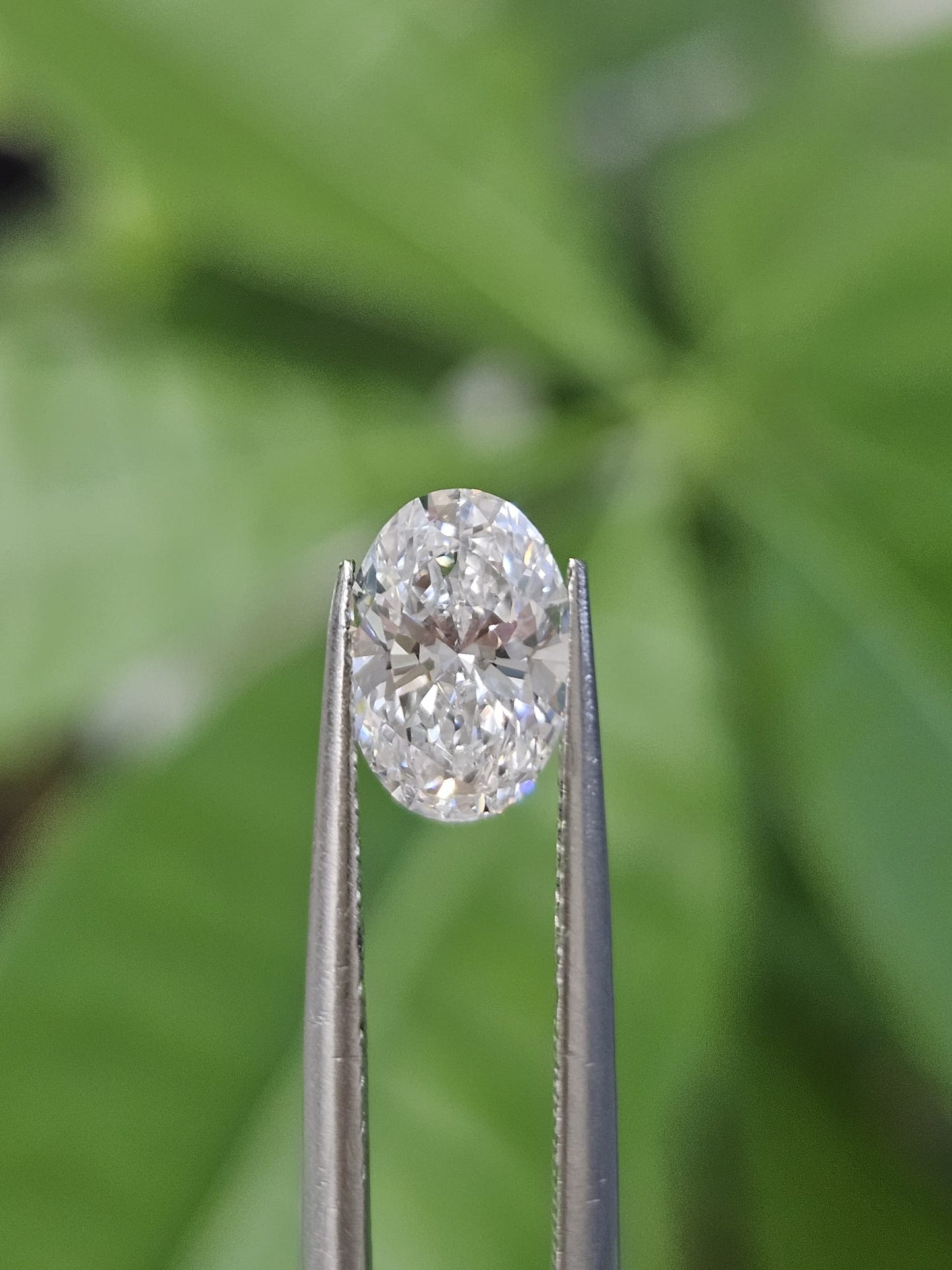 IGI 1.07CT OVAL E VVS2