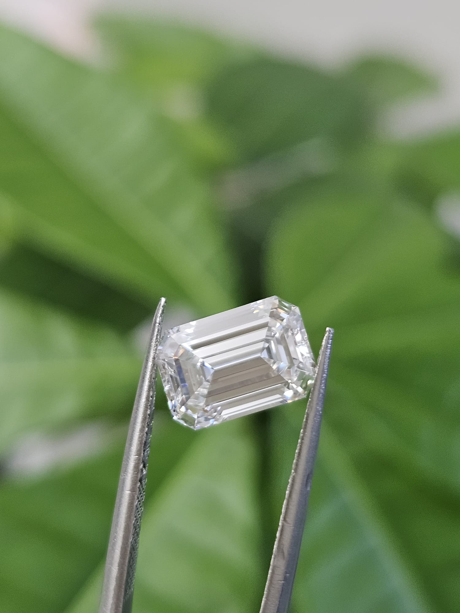 IGI 2.50CT EMERALD E VS1