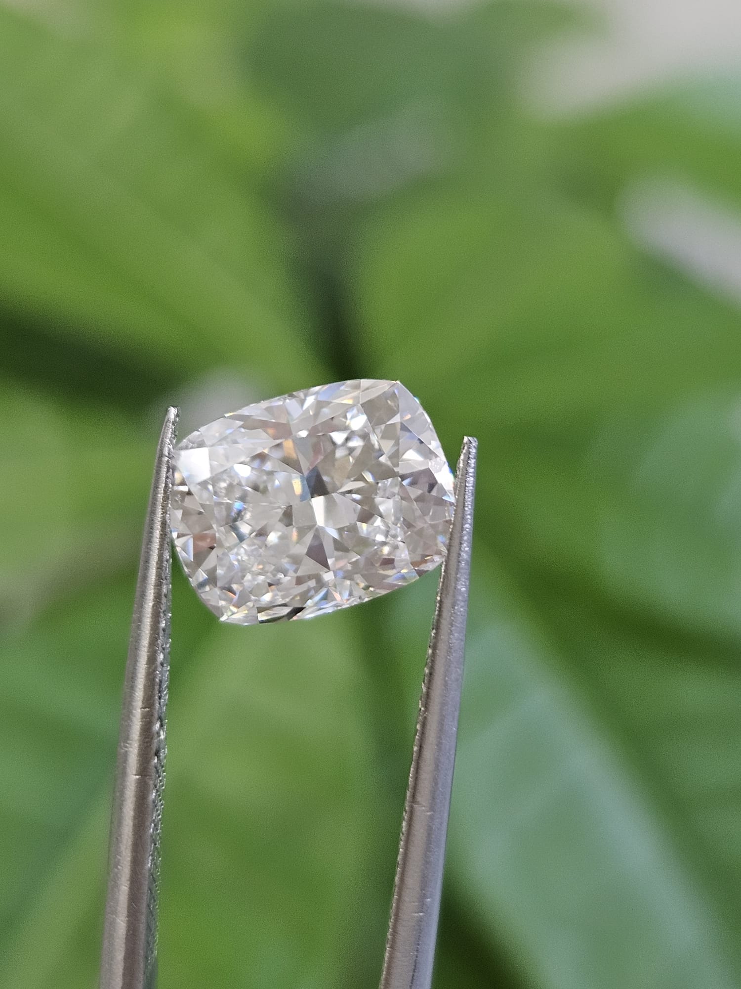 IGI 2.53CT CUSHION D VVS2
