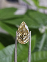 IGI 5.01CT PEAR FANCY VIVID YELLOW VVS2
