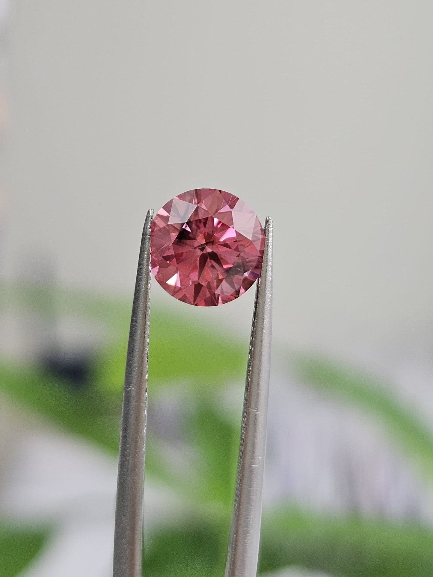 IGI 1.56CT ROUND FANCY VIVID PINK SI2