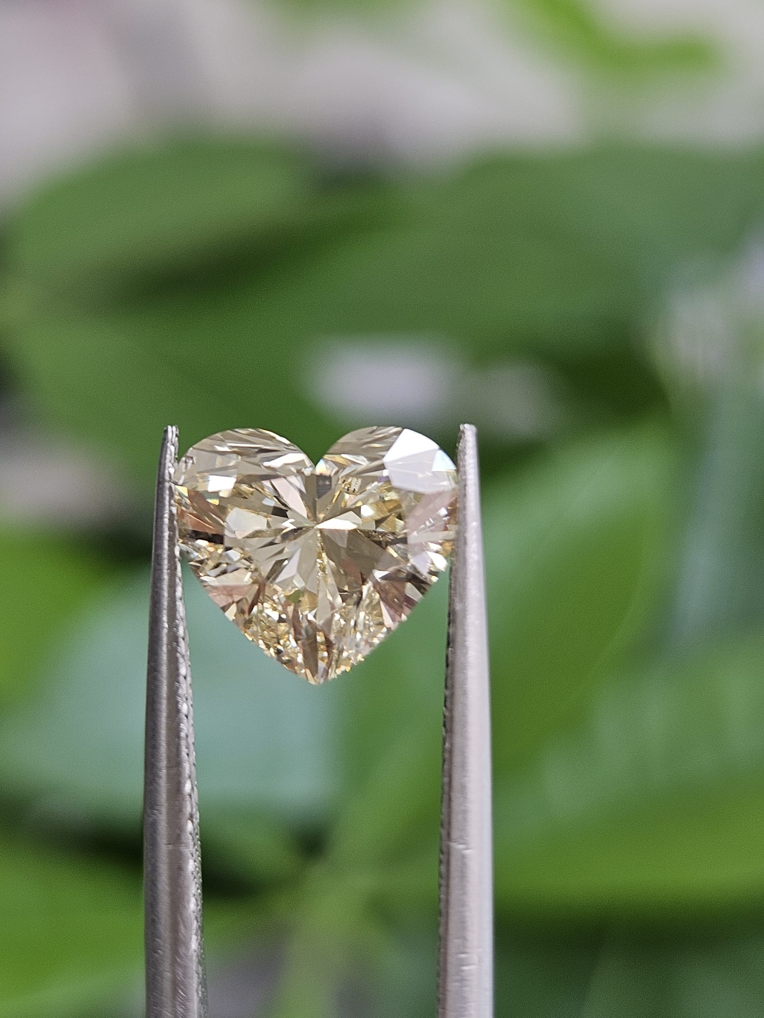IGI 1.74CT FANCY LIGHT YELLOW VS1