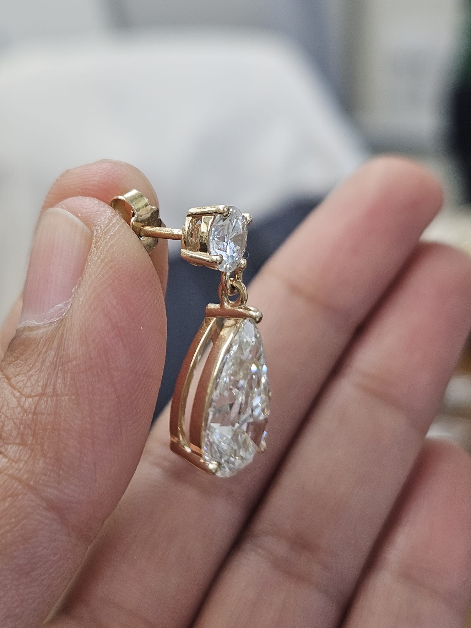 IGI Yellow Gold Pear Shaped Lab Diamond Dangle Earring