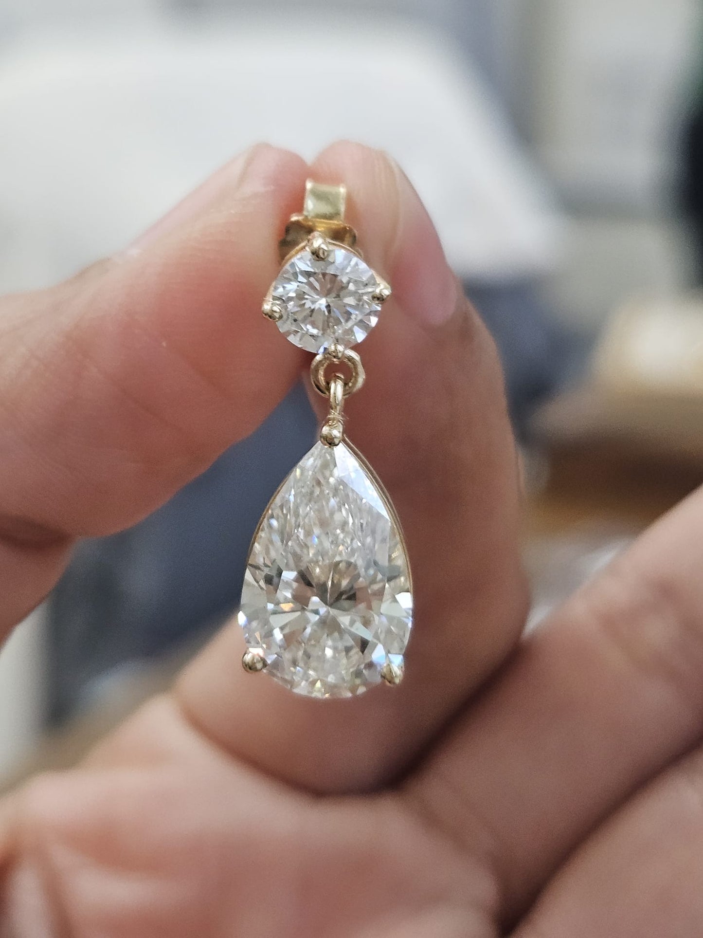 IGI Yellow Gold Pear Shaped Lab Diamond Dangle Earring