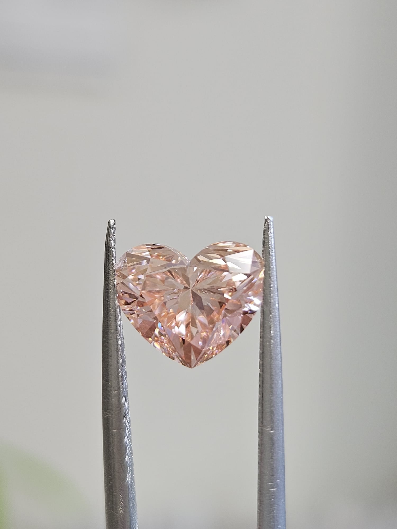IGI 2.04CT HEART FANCY VIVID PINK VS1