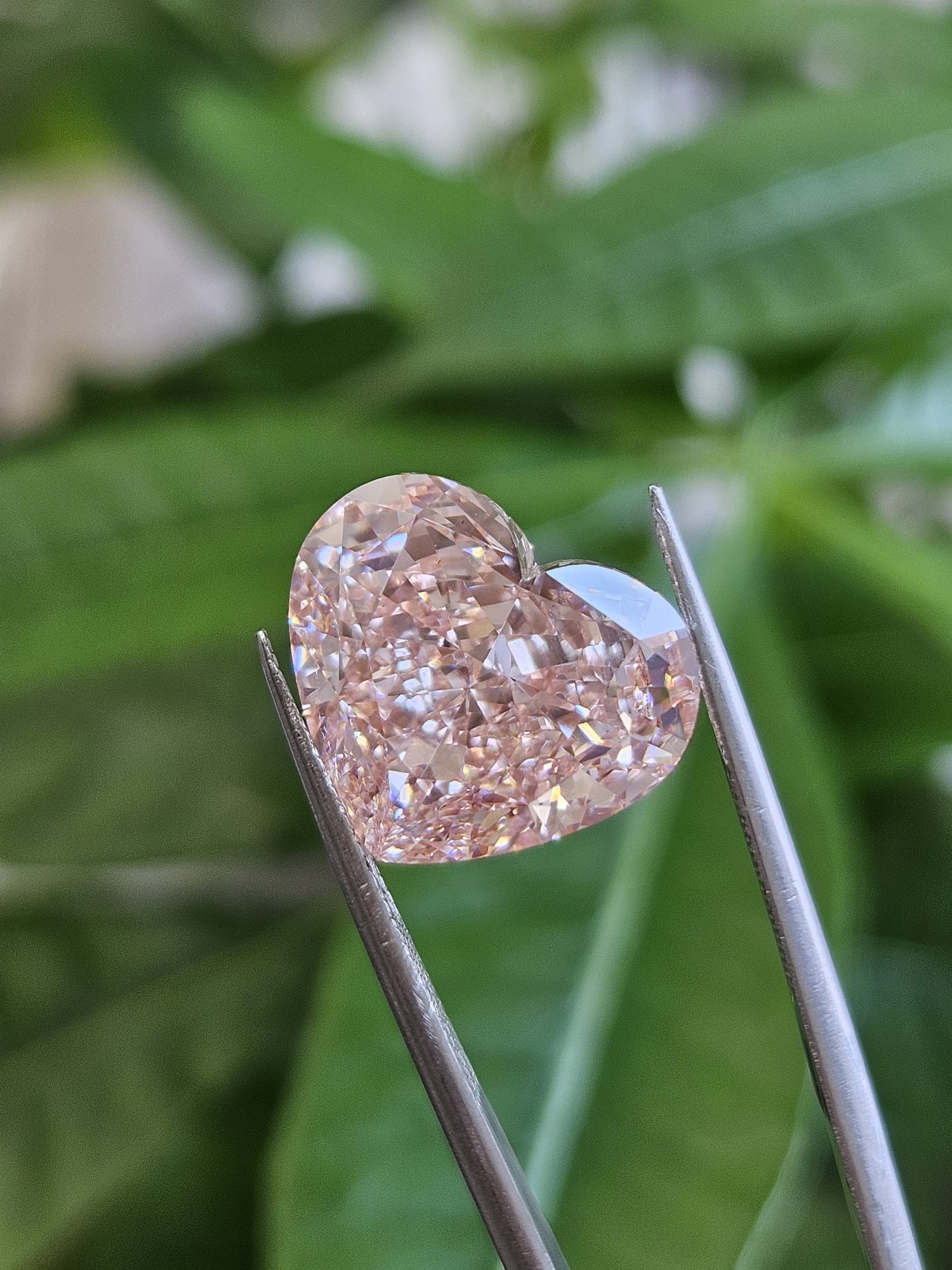 IGI 13.11CT HEART FANCY VIVID PINK VS1