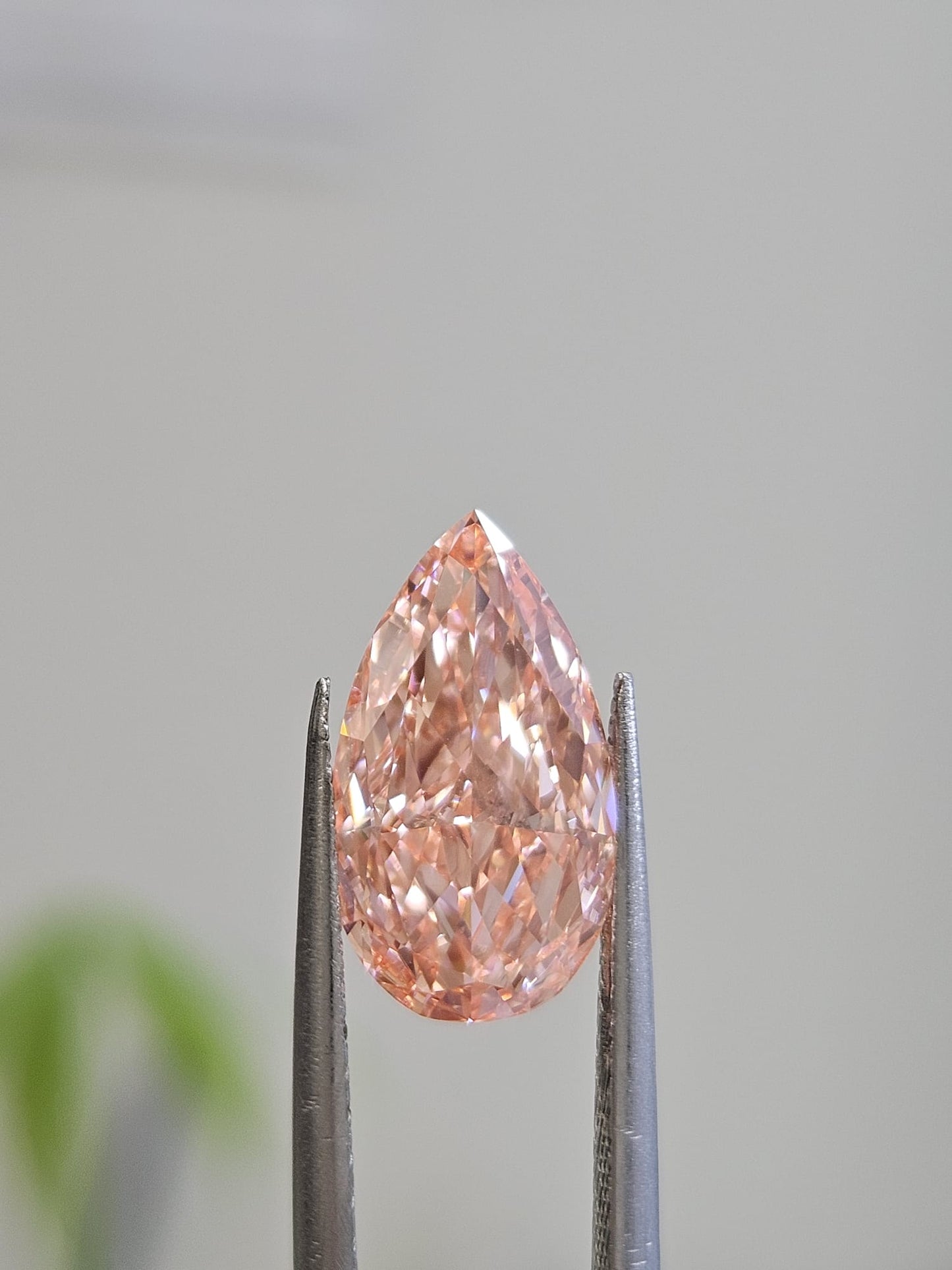 IGI 3.50CT PEAR FANCY VIVID VIVID PINK VVS2